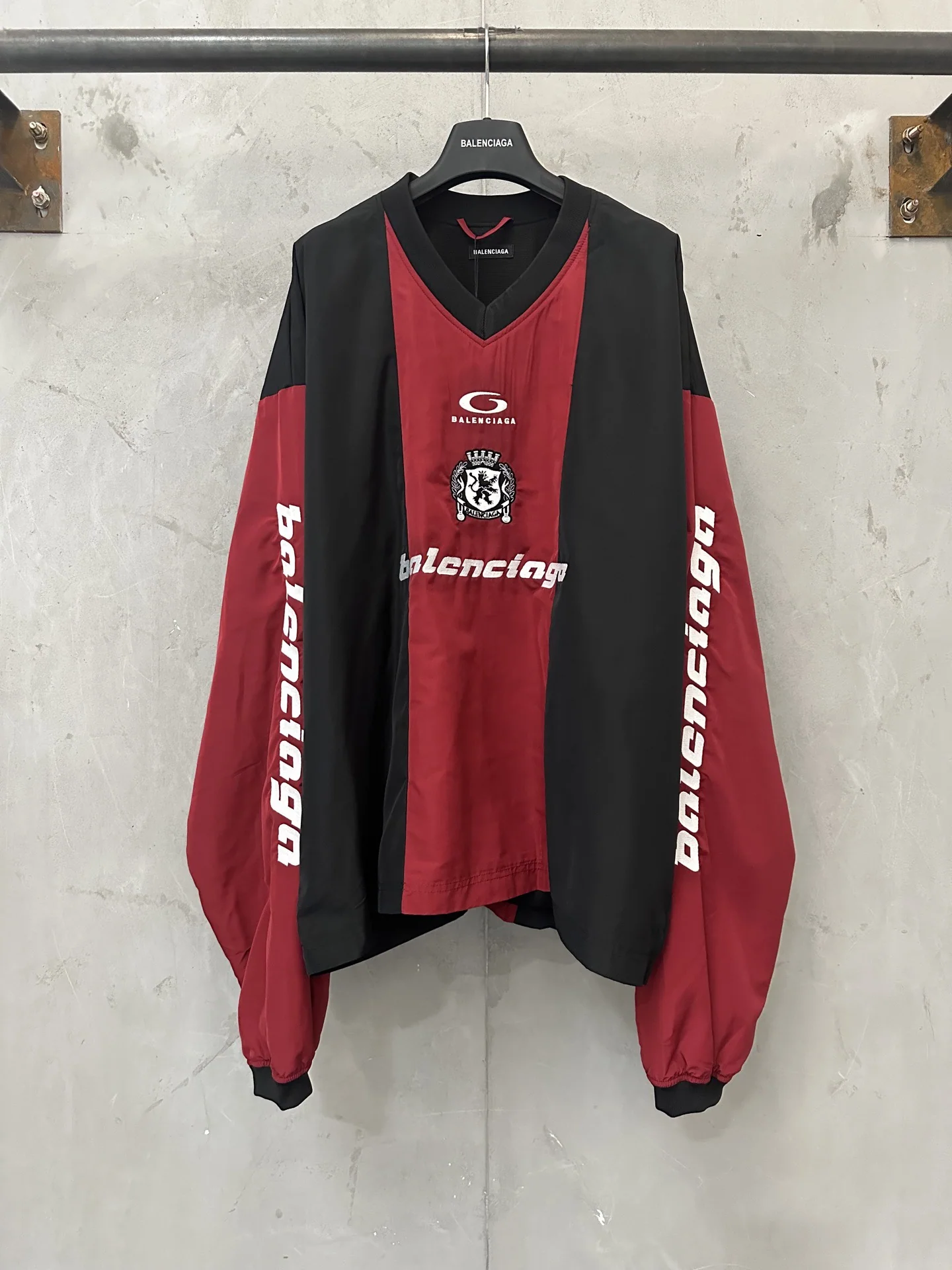 발렌시아가 컬러 블록 V넥 긴팔 티셔츠 상세 이미지 10