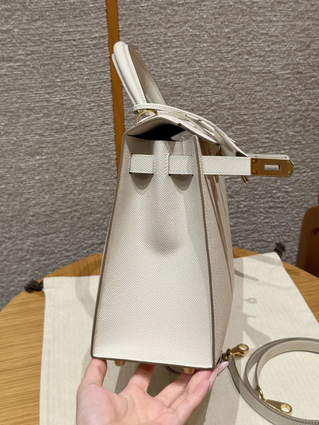 에르메스 켈리 28 cm 엡솜 가죽 가방 상세 이미지 2