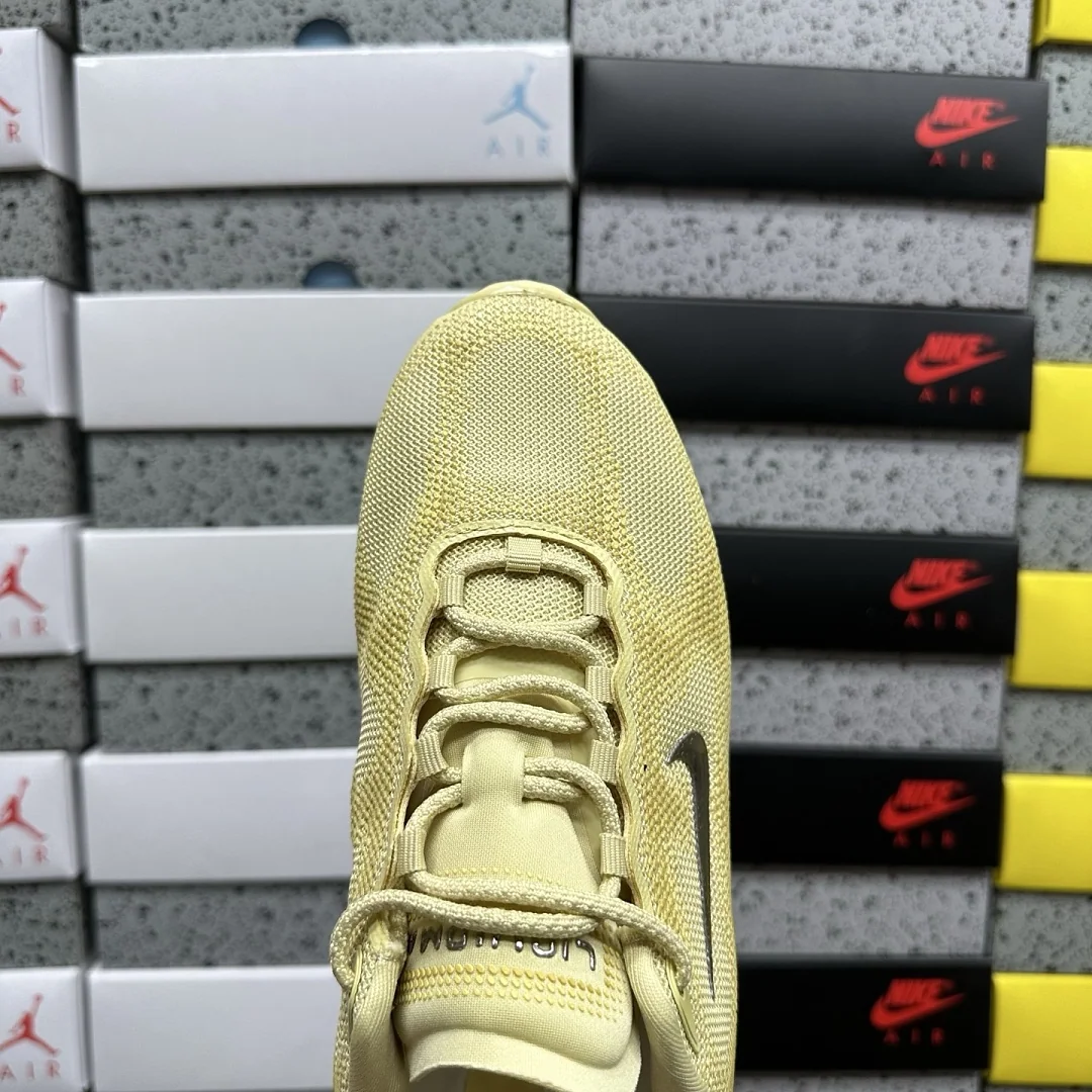 나이키 [EG] 에어 골드 IQ7634-009 201671 Nike Air Liquid Max 상세 이미지 2