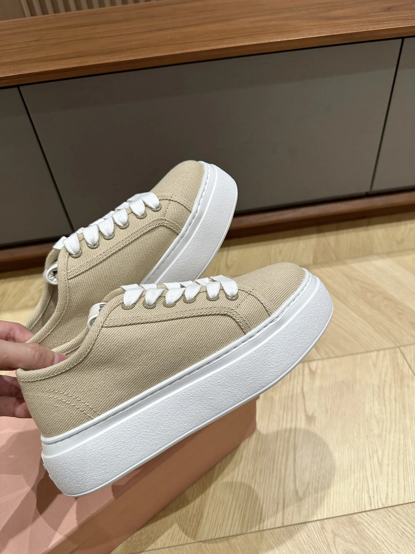 미우미우 뉴 플랫폼 캐주얼 슈즈 상세 이미지 7