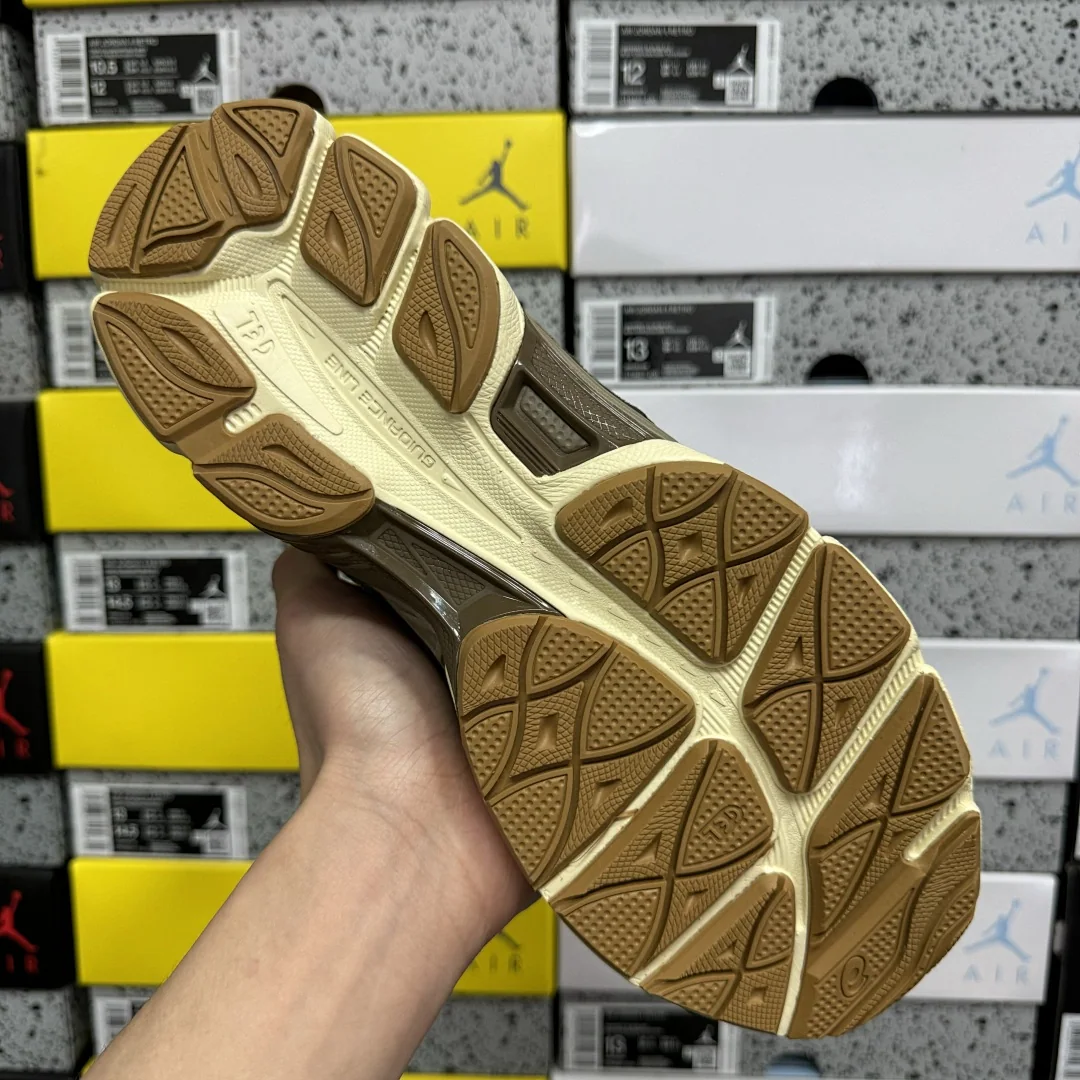 아식스 [CZ] 젤 NYC 1203A477-200 200257 Asics Gel-NYC Brown Storm Tan Presidio 상세 이미지 2