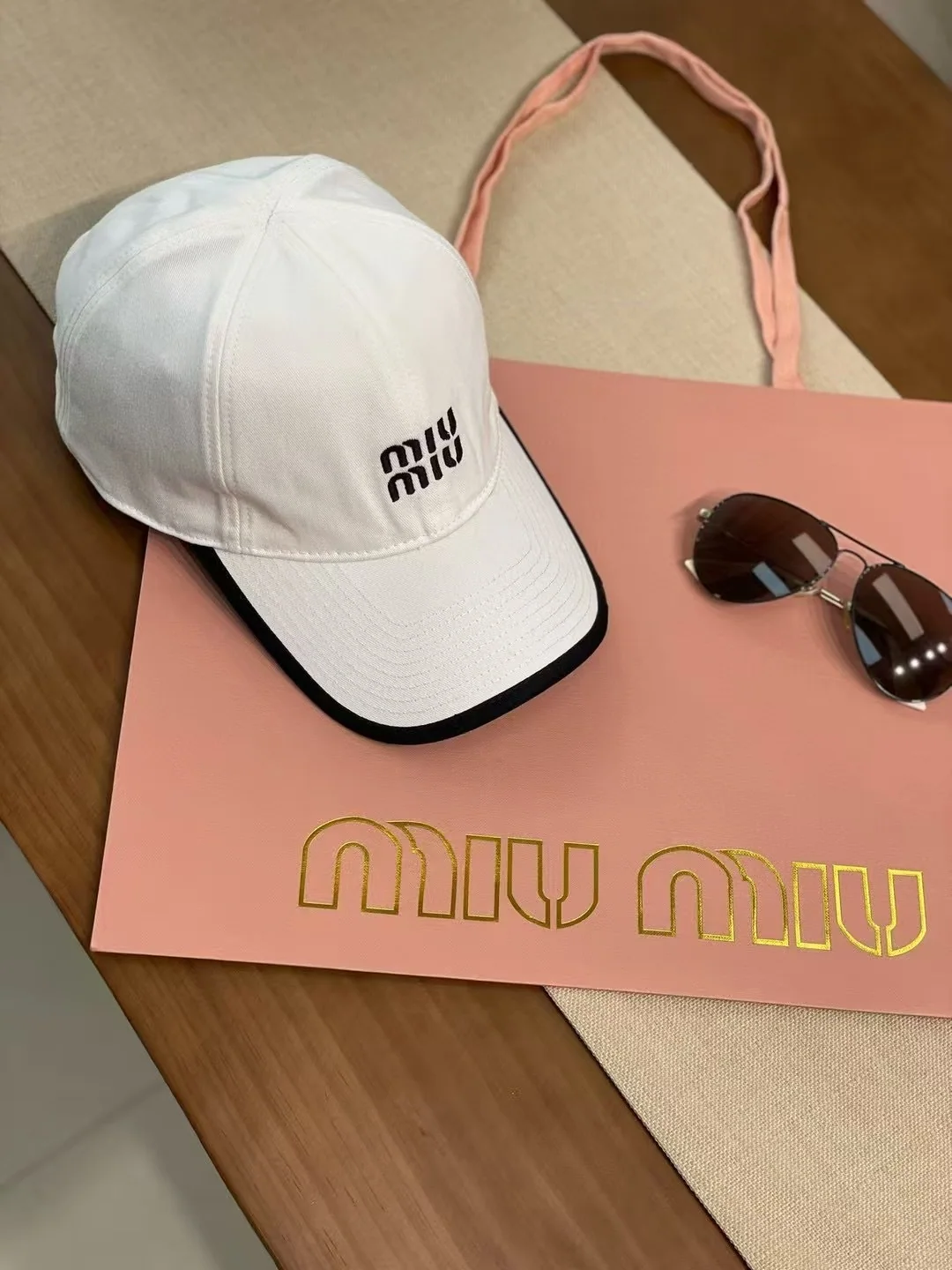 미우미우 자수 베이스볼 캡 상세 이미지 4