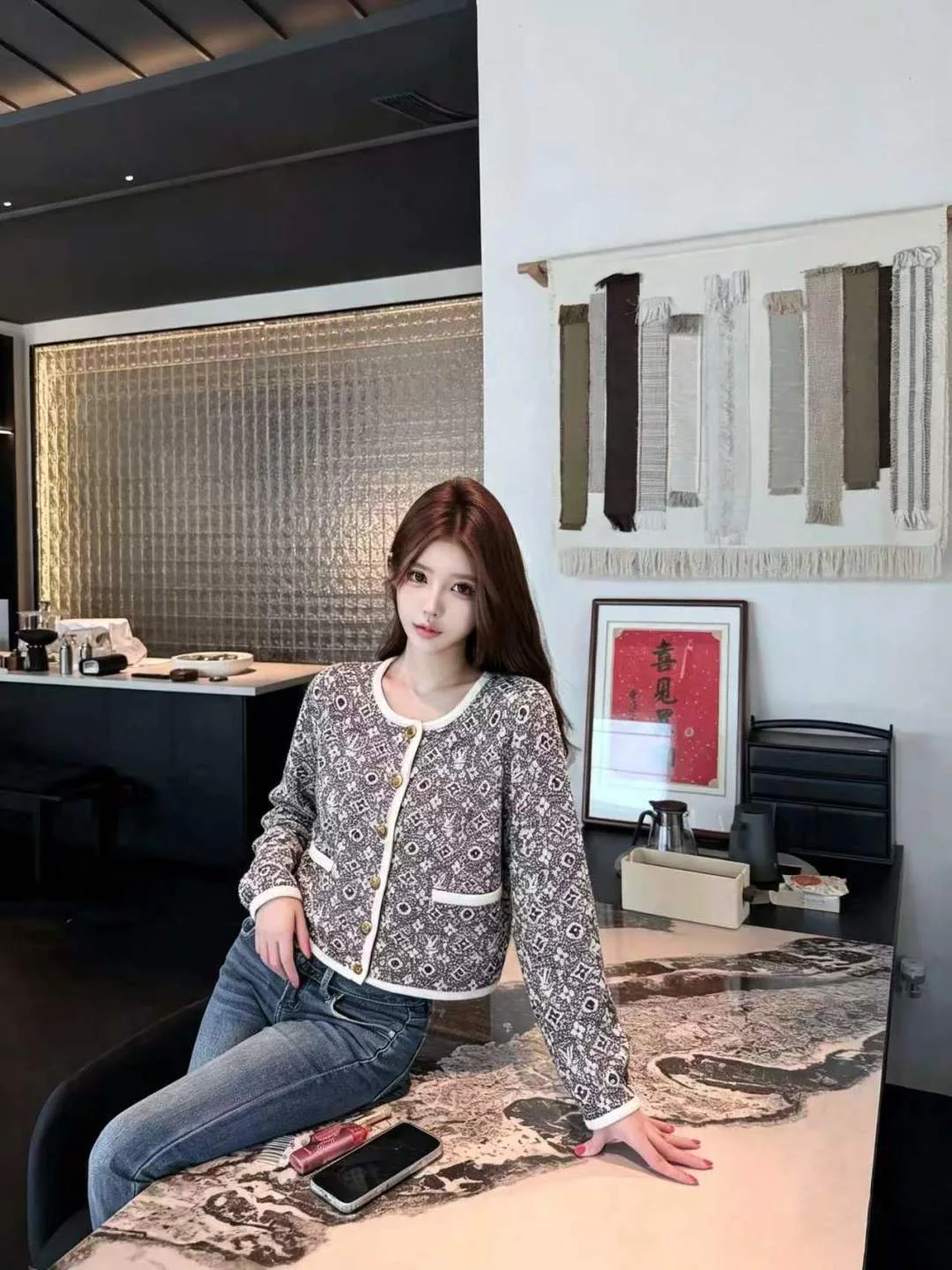 루이비통 블루 화이트 모노그램 자카드 크루넥 가디건 155916