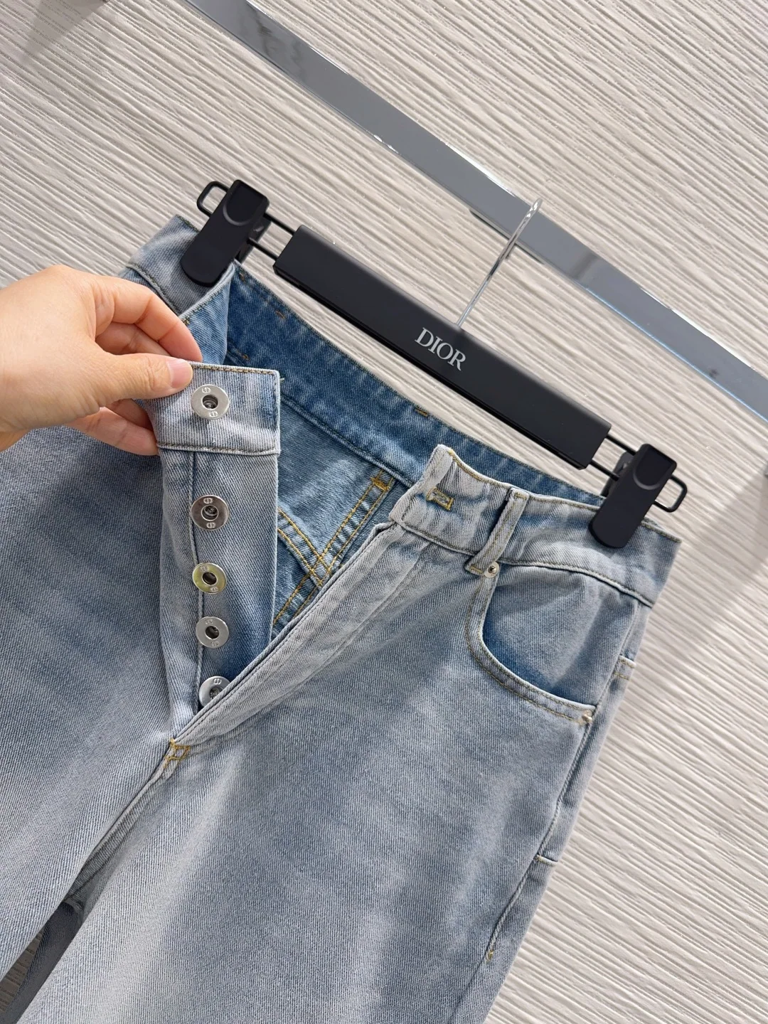 디올 에이징 데님 여성 바지 상세 이미지 3
