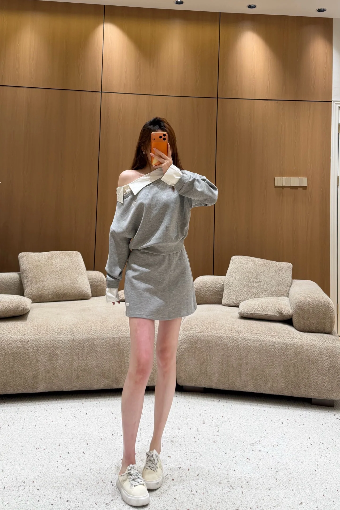 미우미우 컬러 블록 오프숄더 스웨트셔츠 세트 156417