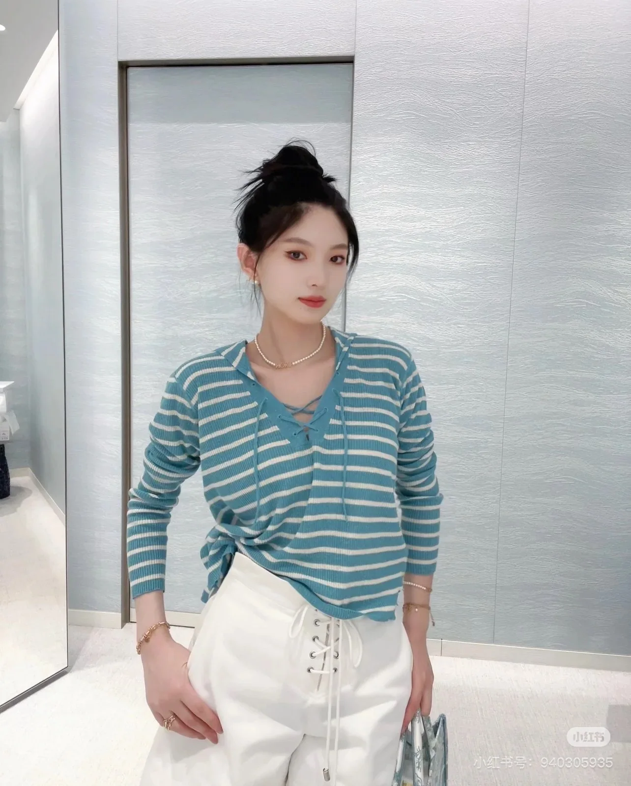 디올 스트라이프 V넥 린넨 혼방 니트 카디건 25 FW 상세 이미지 8