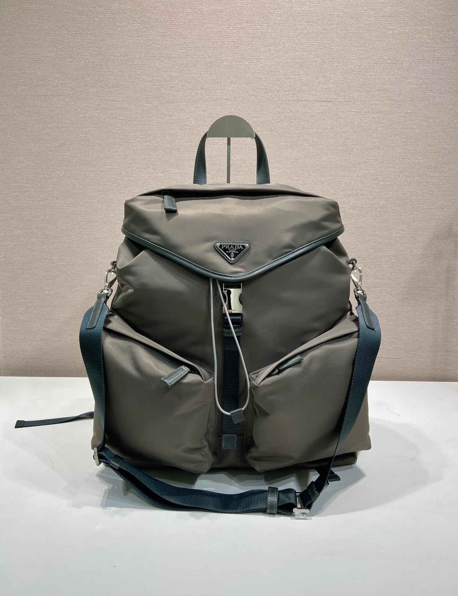 프라다 나일론 숄더백 2VZ108 A