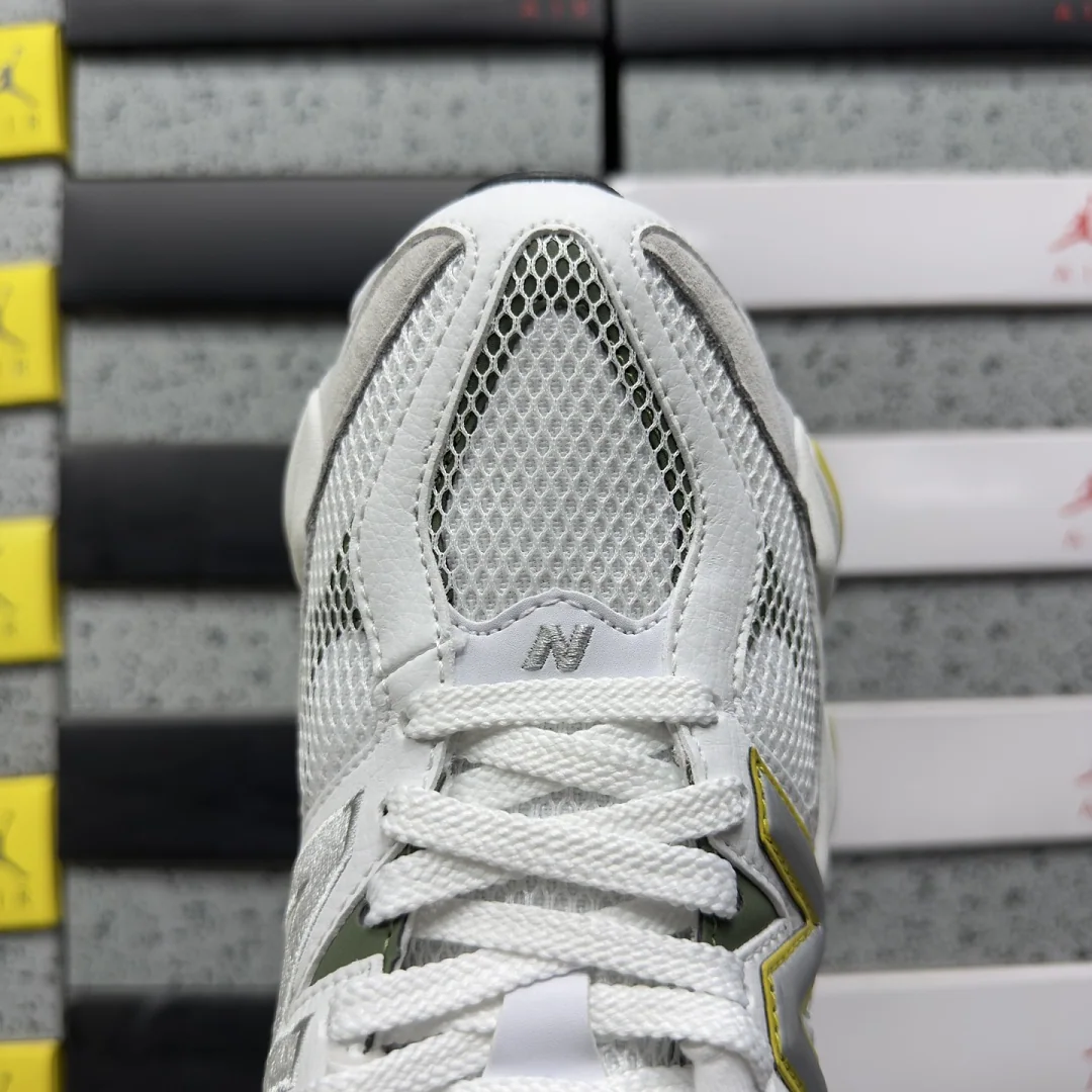 뉴발란스 [C] 9060 U906089D 202266 New Balance 9060 White Apollo Gold 상세 이미지 2