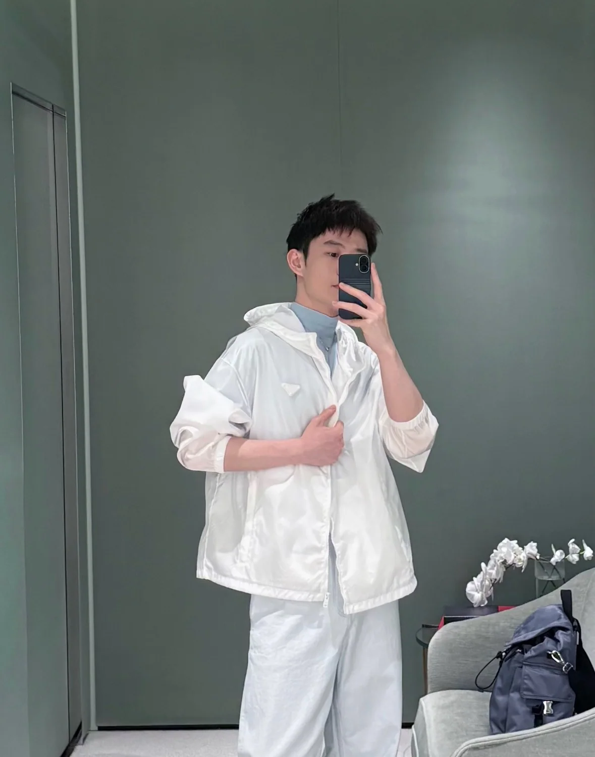프라다 후드 자외선 차단 여성 자켓 상세 이미지 3