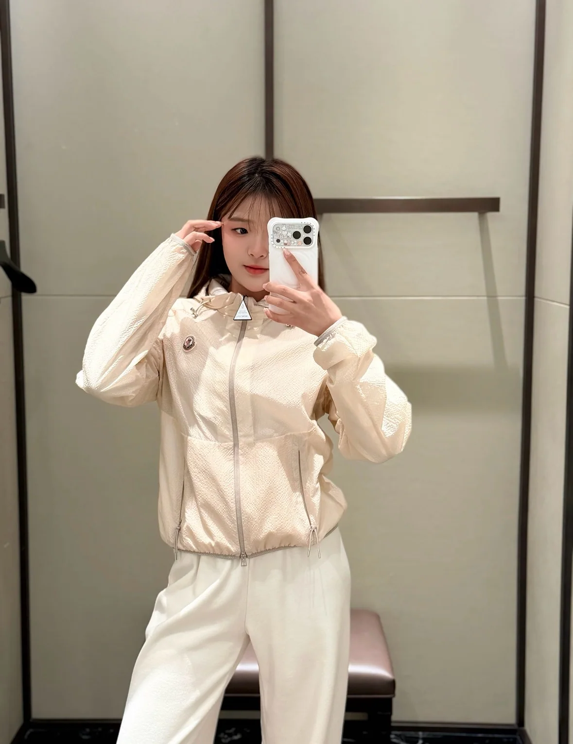 몽클레어 후드 크롭 자켓 여성용 상세 이미지 4