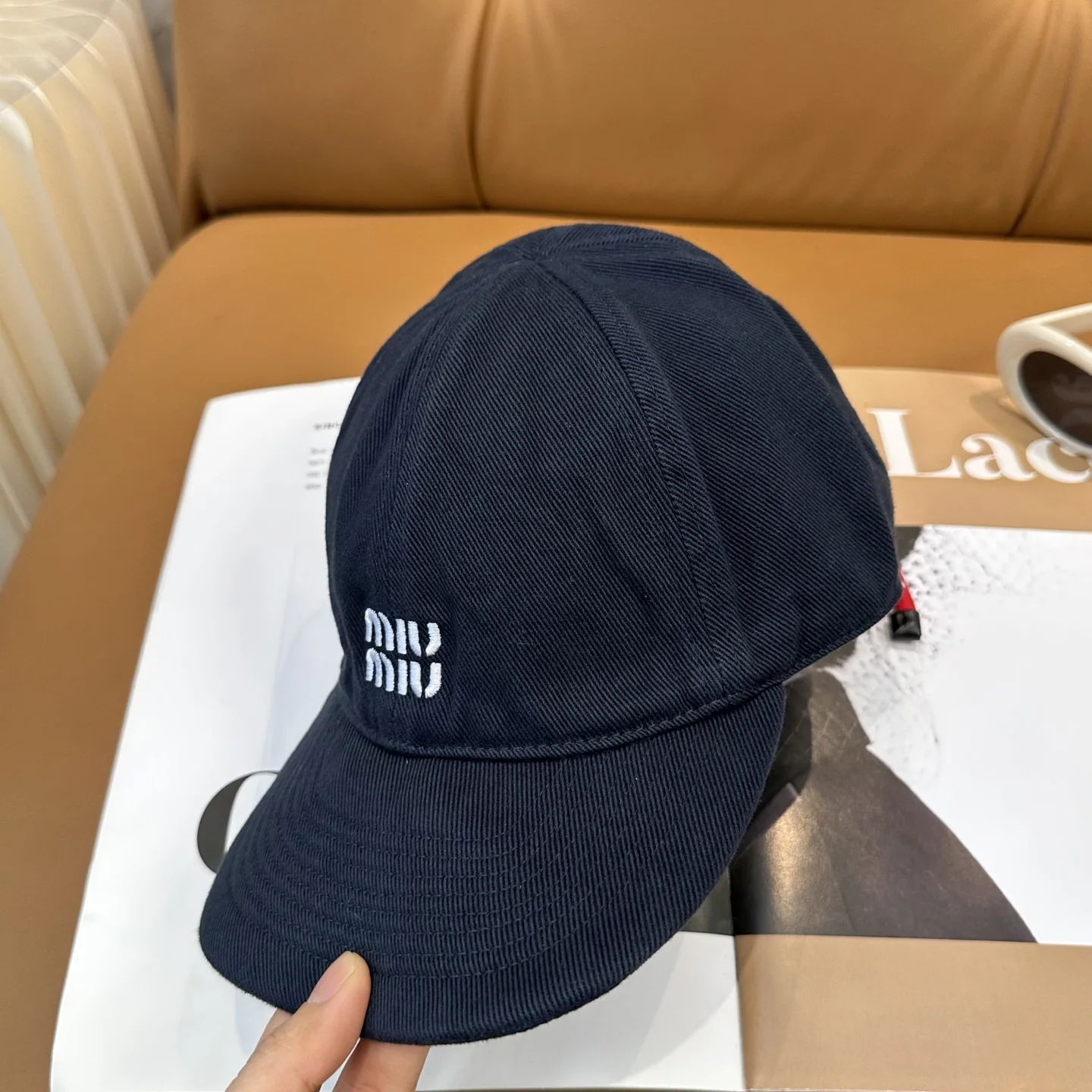 미우미우 컬러풀 드로스트링 캡 상세 이미지 2