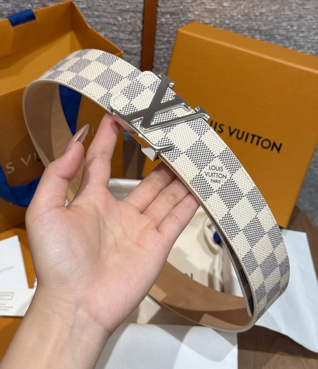 루이비통 이니셜 40mm 리버시블 벨트 상세 이미지 4