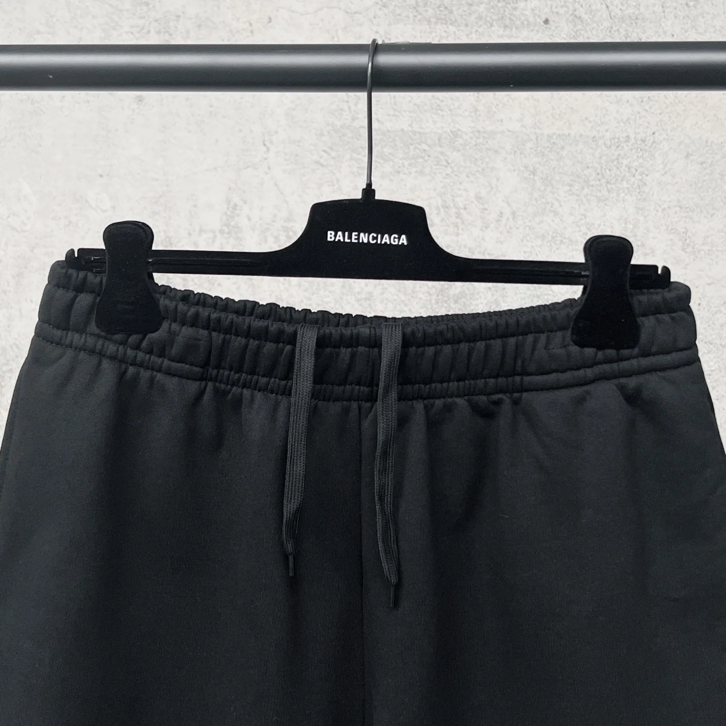 발렌시아가 파리 레터 자수 오버사이즈 여성 바지 상세 이미지 3