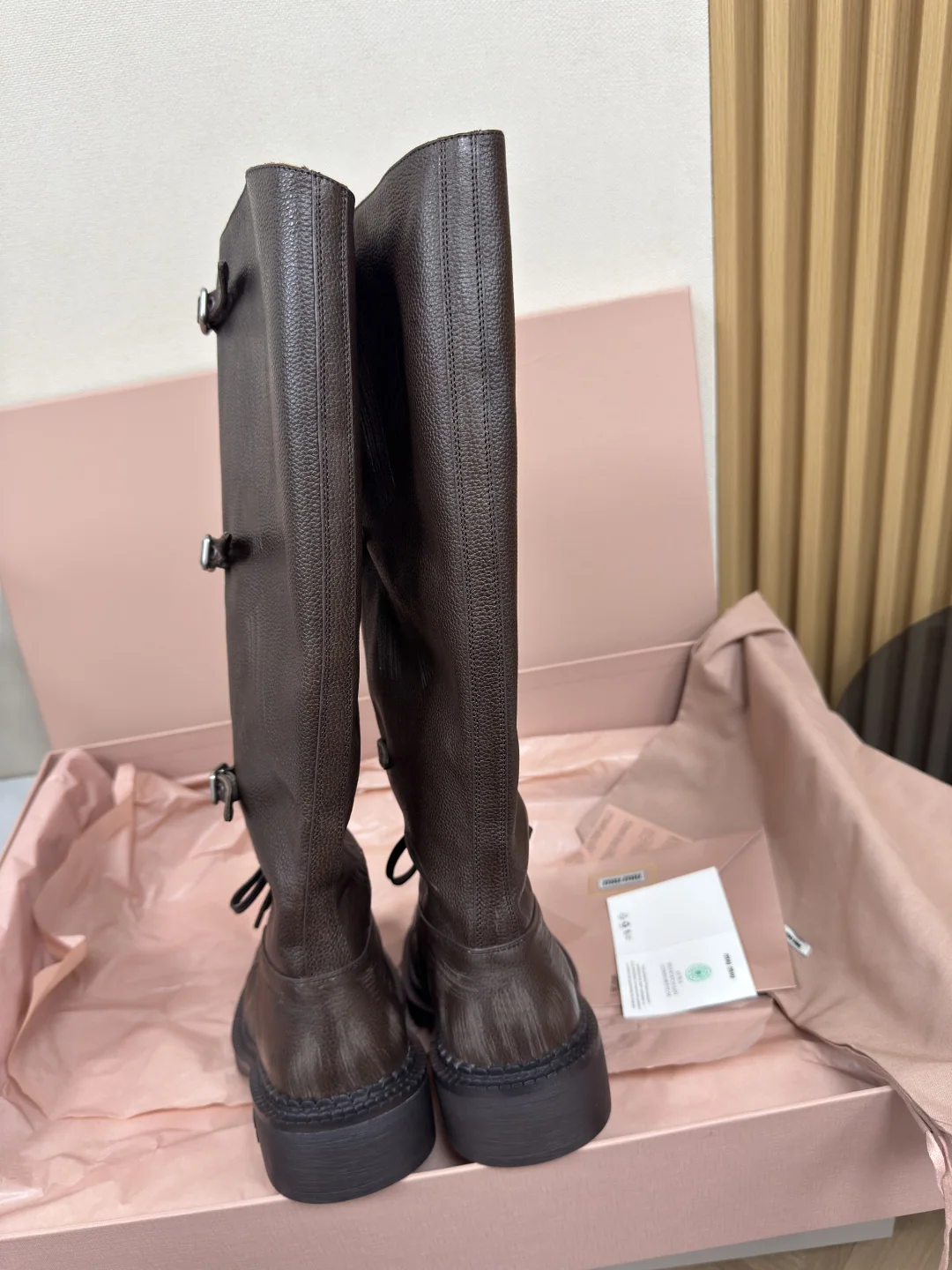 미우미우 손상 가공 라이딩 부츠 상세 이미지 9