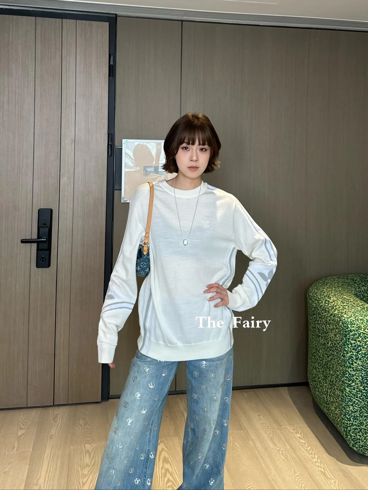 루이비통 LV 엠보스 로고 울 면 니트 상세 이미지 19