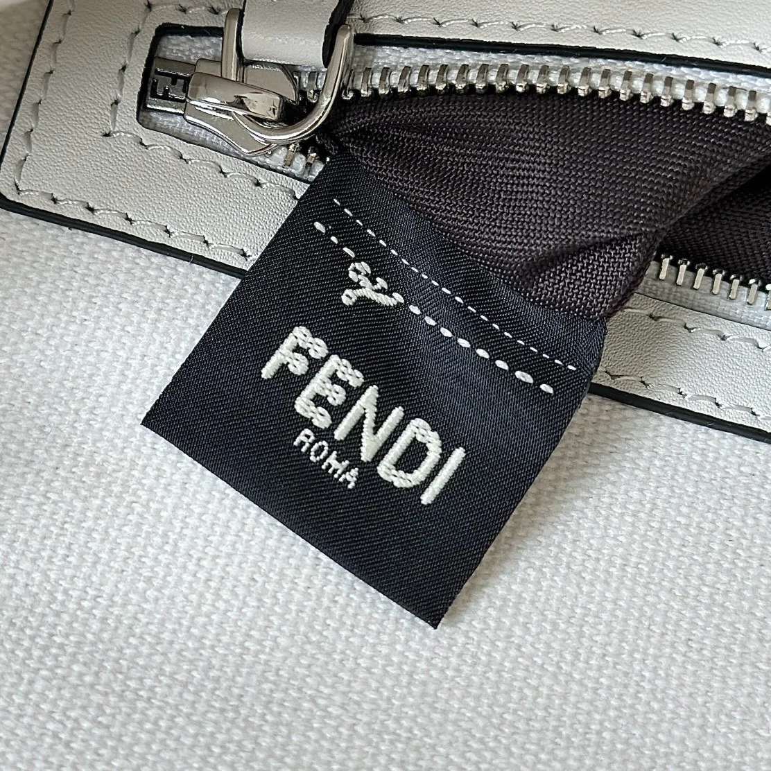 펜디 FIAD 자수 캔버스 플랩 숄더백 상세 이미지 8