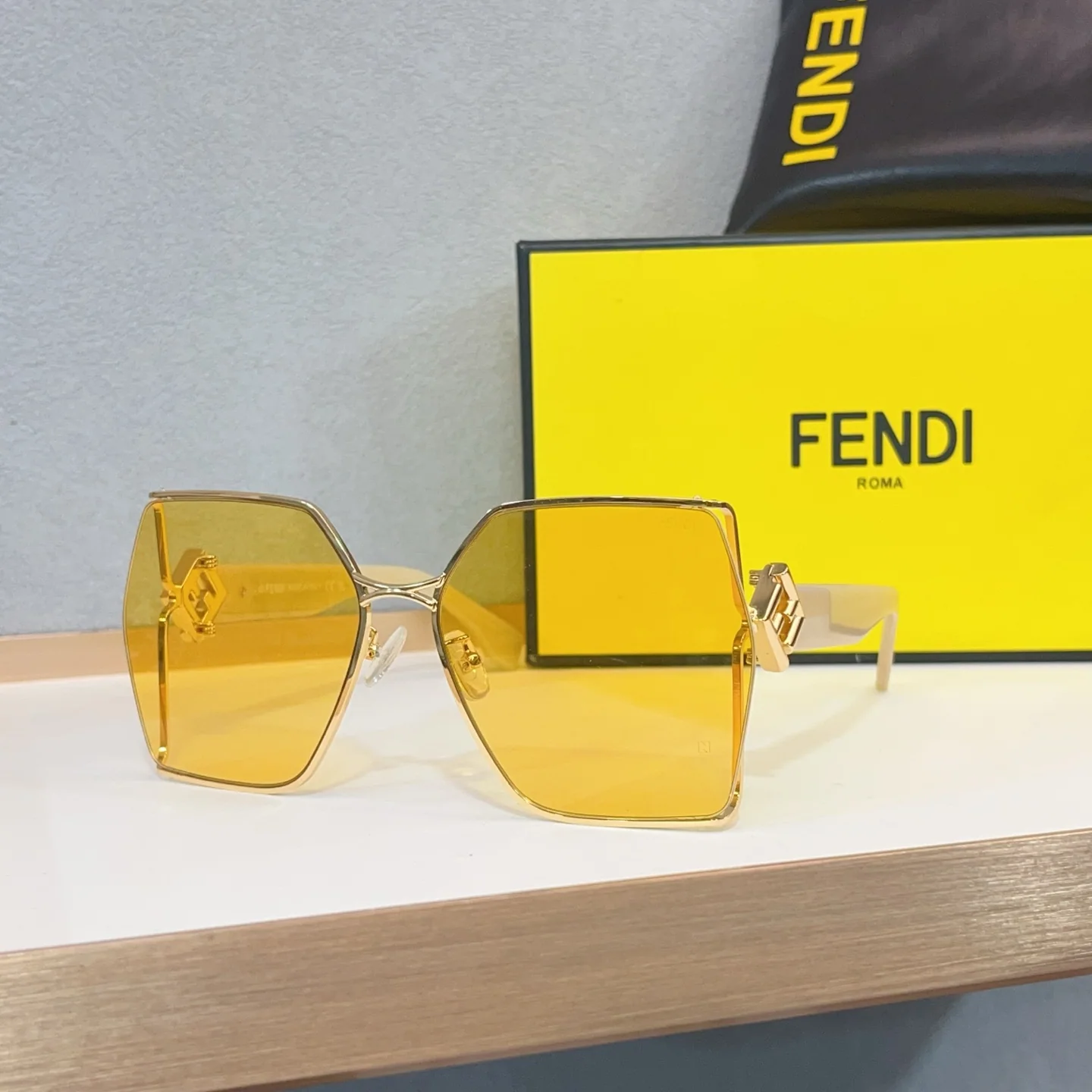 펜디 선글라스 74249 Fendi Sunglasses 상세 이미지 6
