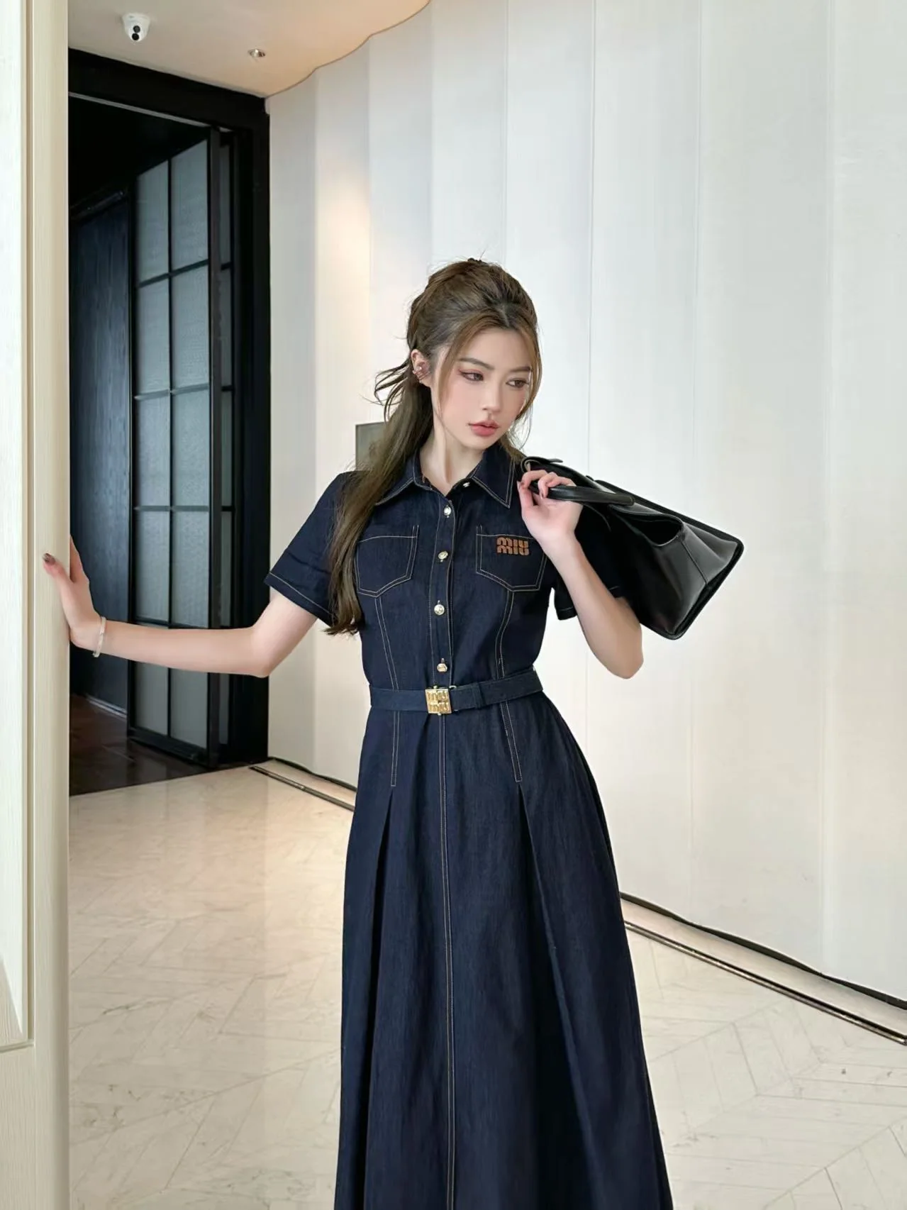 미우미우 벨트 데님 원피스 상세 이미지 4