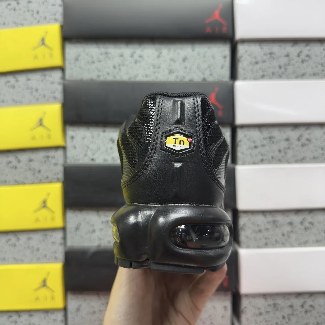 나이키 [BD] 에어 맥스 플러스 604133-050 201896 Nike Air Max Plus Triple Black 상세 이미지 4