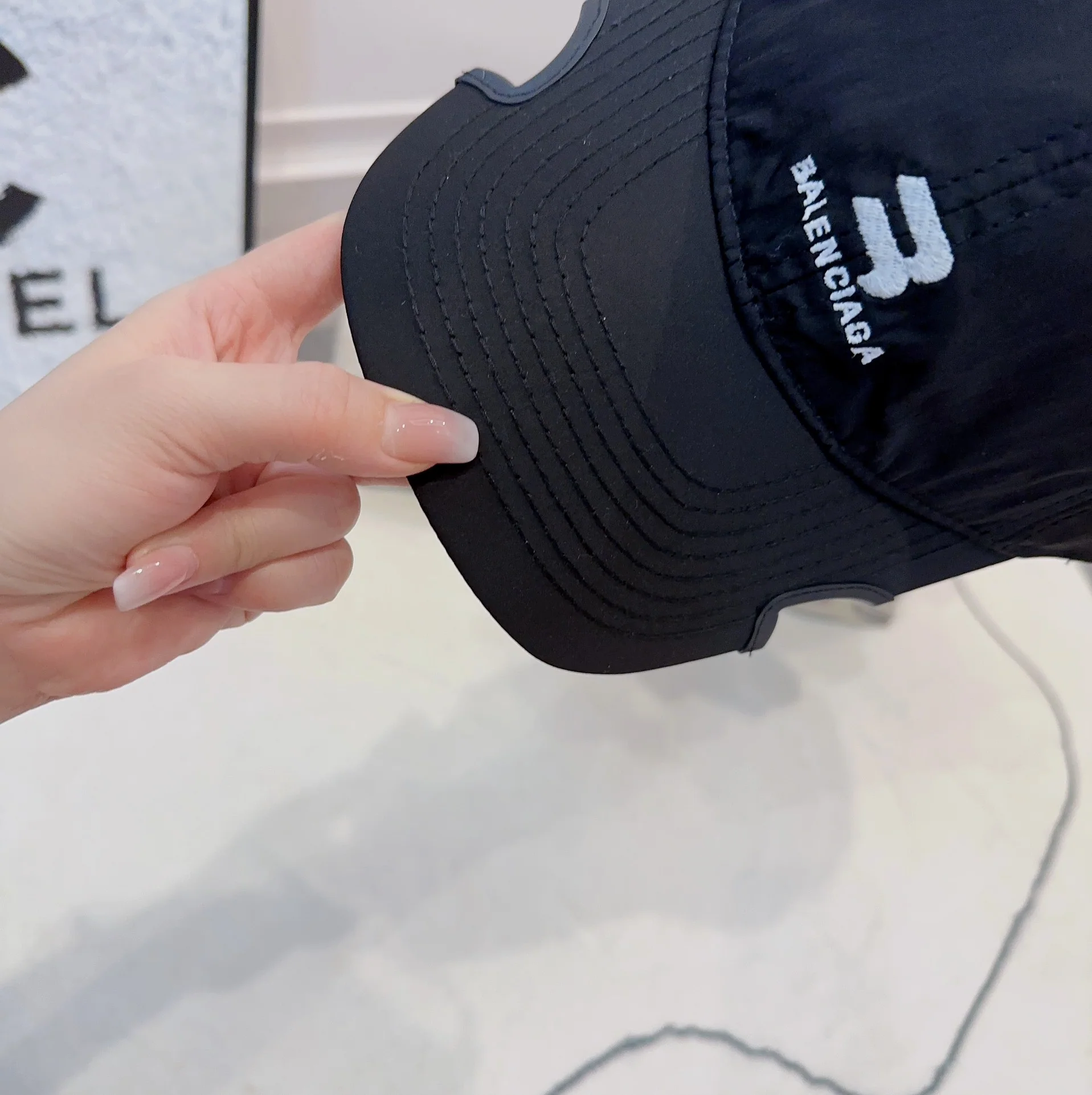 발렌시아가 컷팅 챙 베이스볼 모자 상세 이미지 4