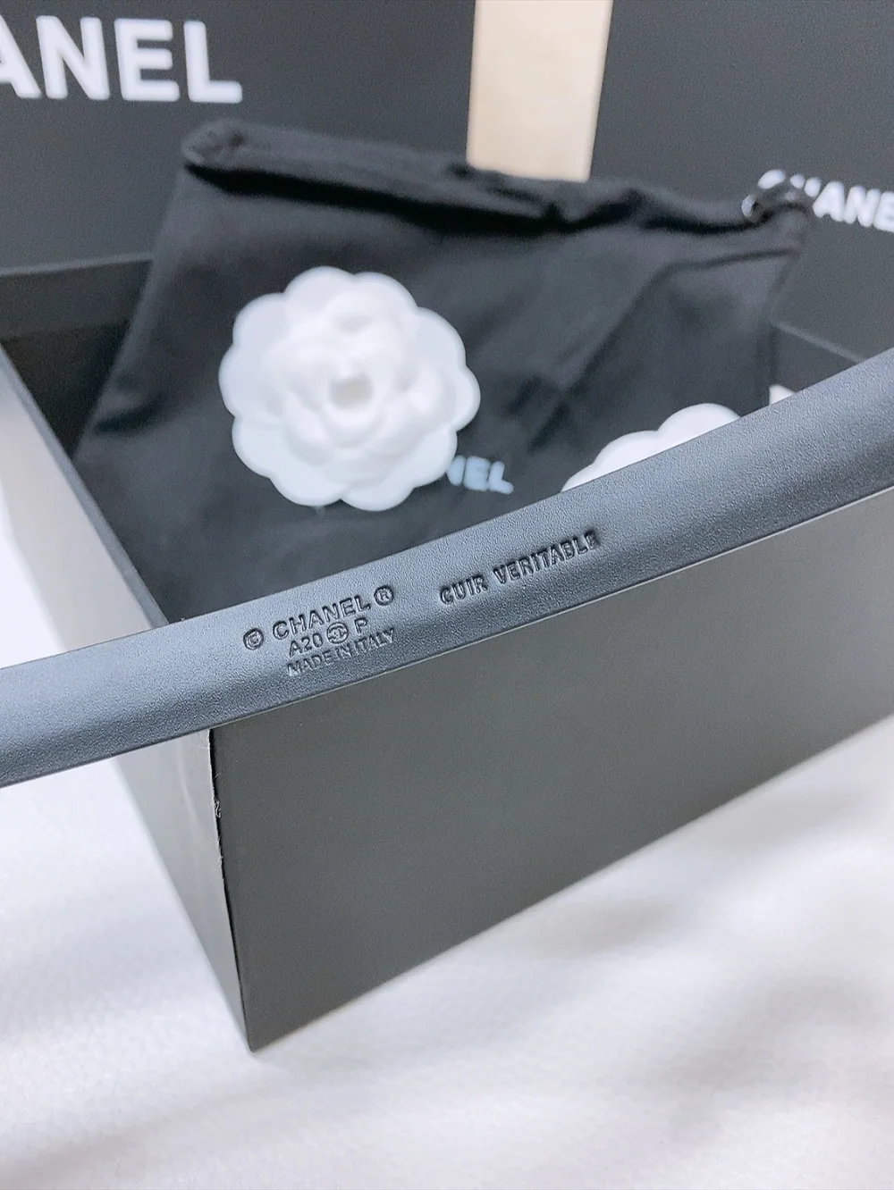 샤넬 CC 로고 골드·실버 버클 카프스킨 벨트 상세 이미지 4