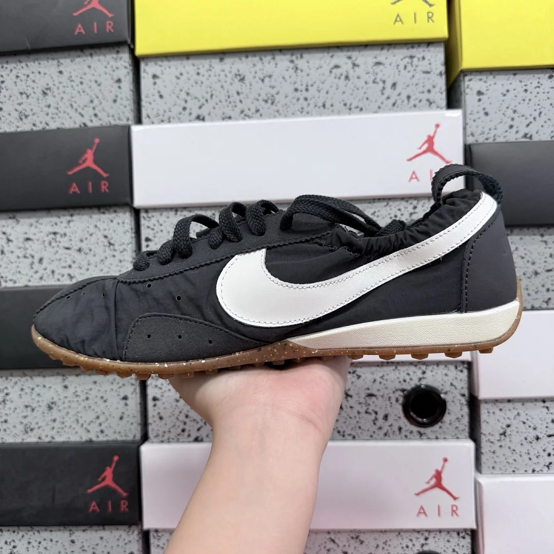 나이키 [GOD] HV8547-001 201599 Nike Moon Shoe SP Jacquemus Off Noir 상세 이미지 8