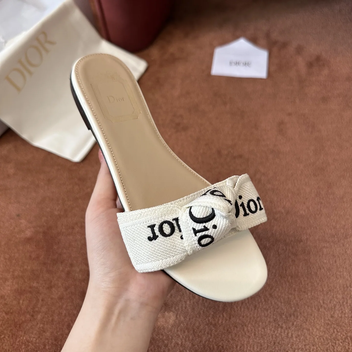 디올 로고 자수 캔버스 플랫 샌들 상세 이미지 3