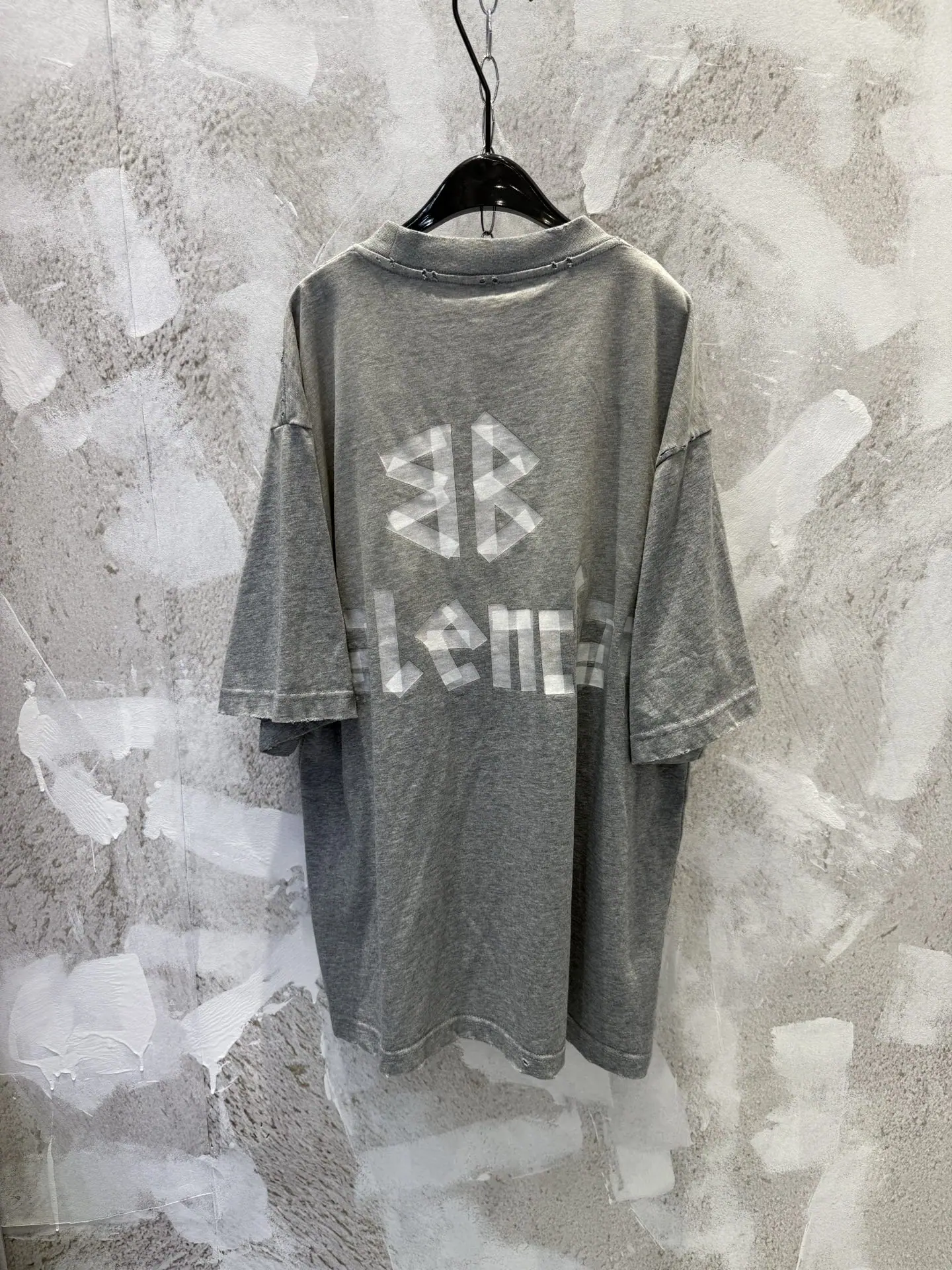 발렌시아가 워시드 그레이 마스킹테이프 리프드 남성 반팔 셔츠 상세 이미지 2
