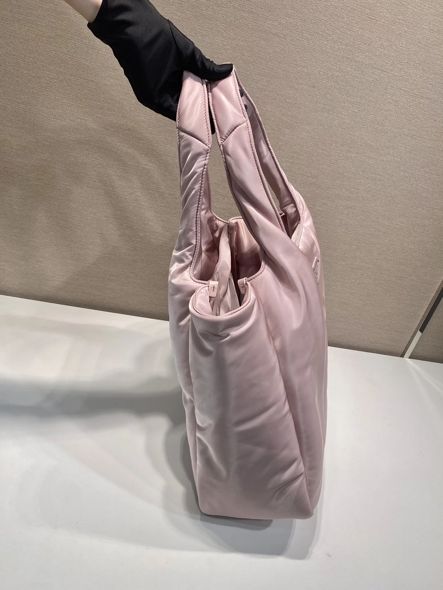 프라다 나일론 특대 더블 핸들 토트백 1BG449 상세 이미지 5