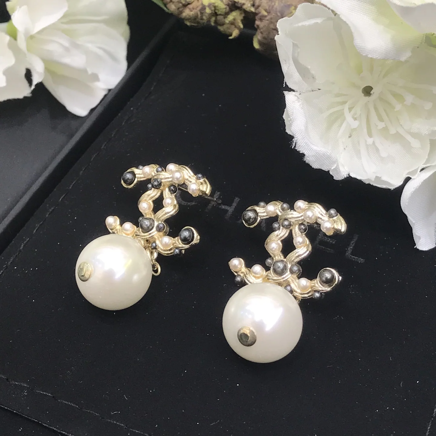샤넬 더블 C 진주 스터드 귀걸이 상세 이미지 3