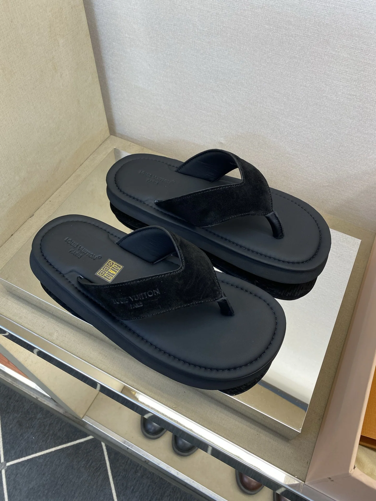 루이비통 송아지가죽 남성 슬리퍼 상세 이미지 3
