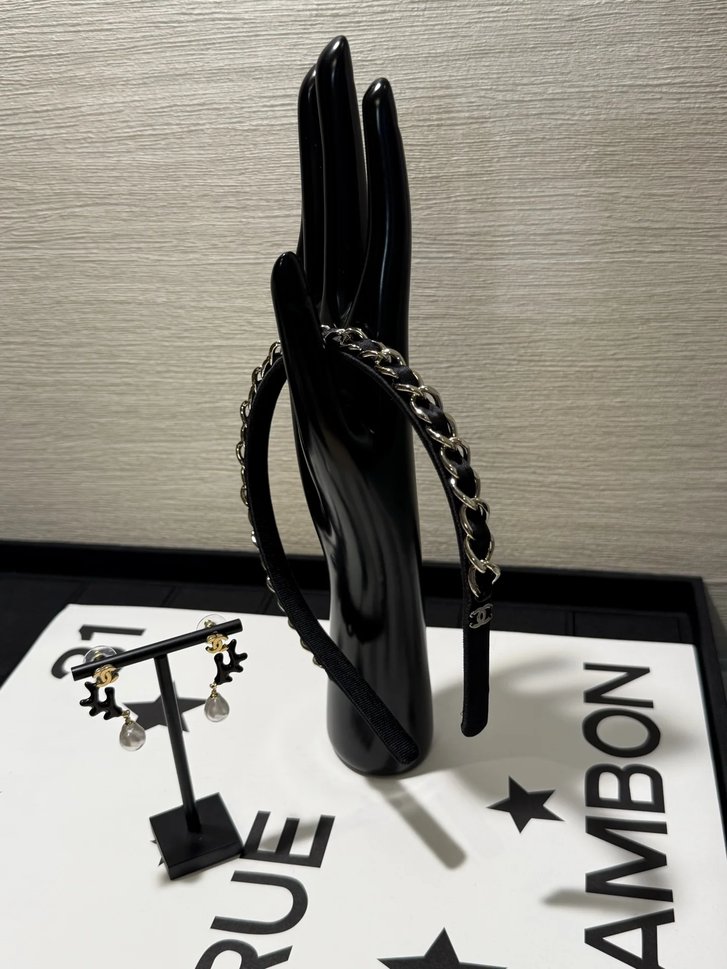 샤넬 더블 C 로고 체인 실크 헤어밴드 상세 이미지 7