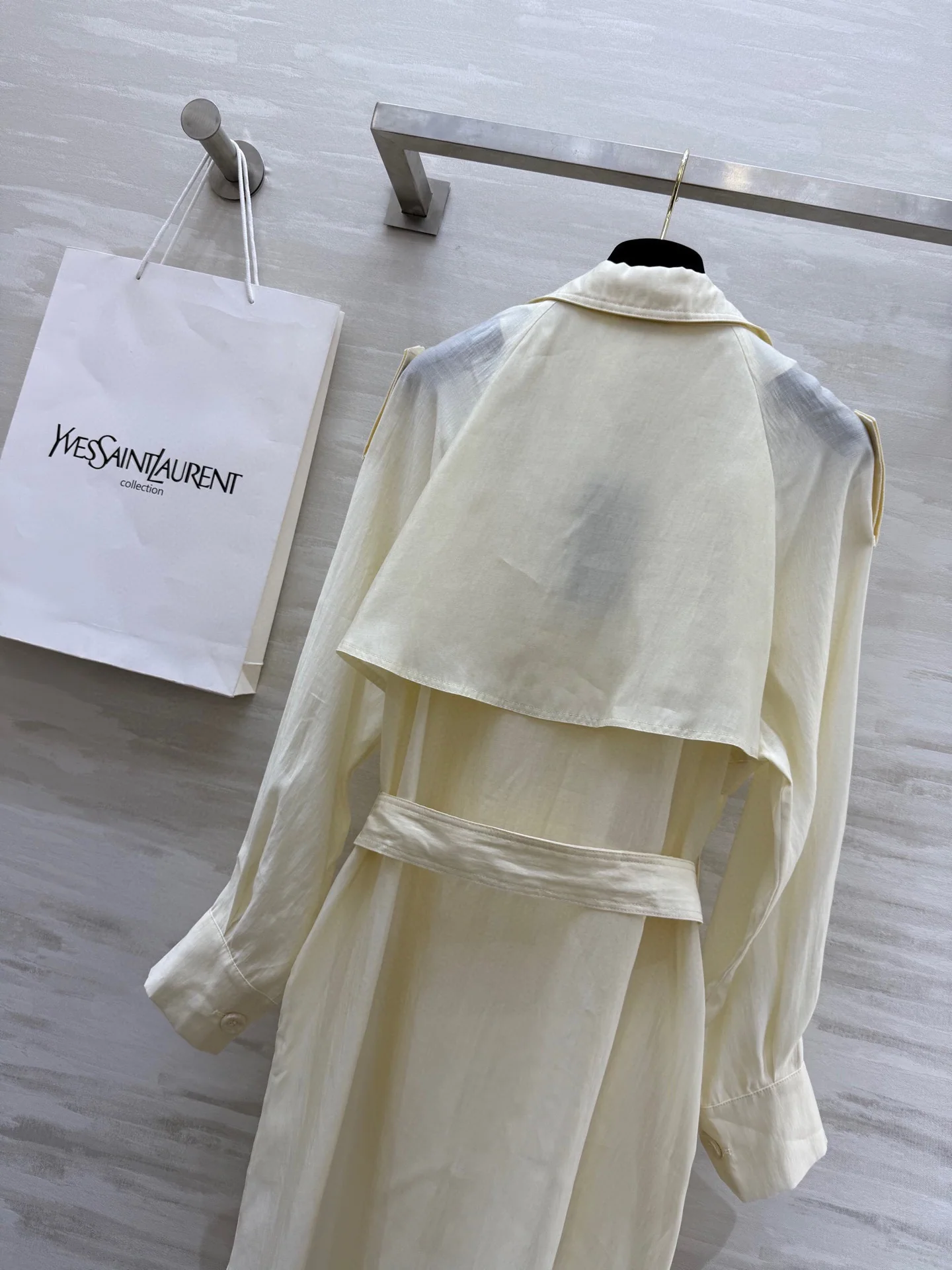 생로랑 텐셀 트렌치코트 여성 자켓 상세 이미지 6