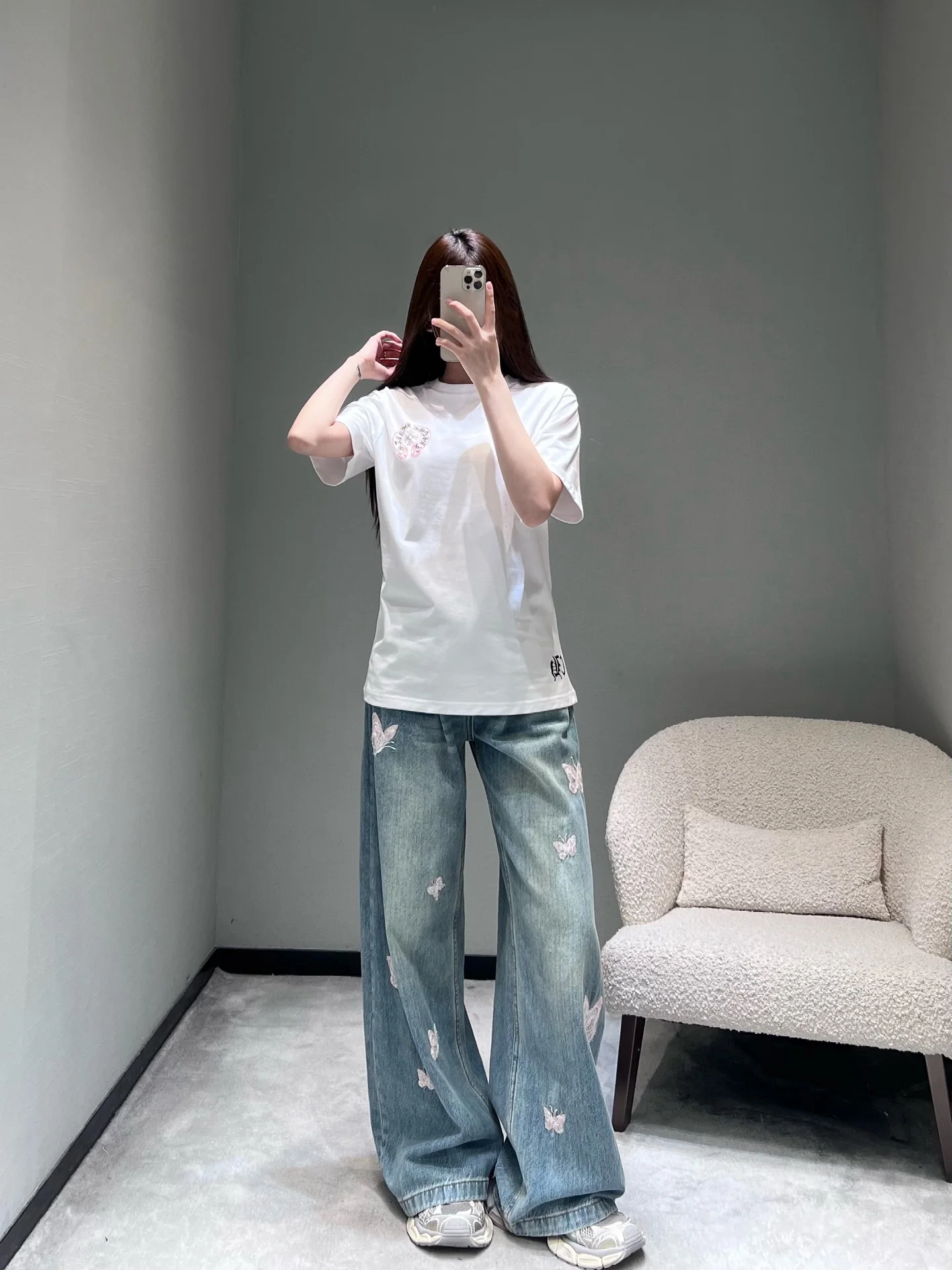 크롬하츠 여성 배지 프린트 반팔 티셔츠 상세 이미지 6