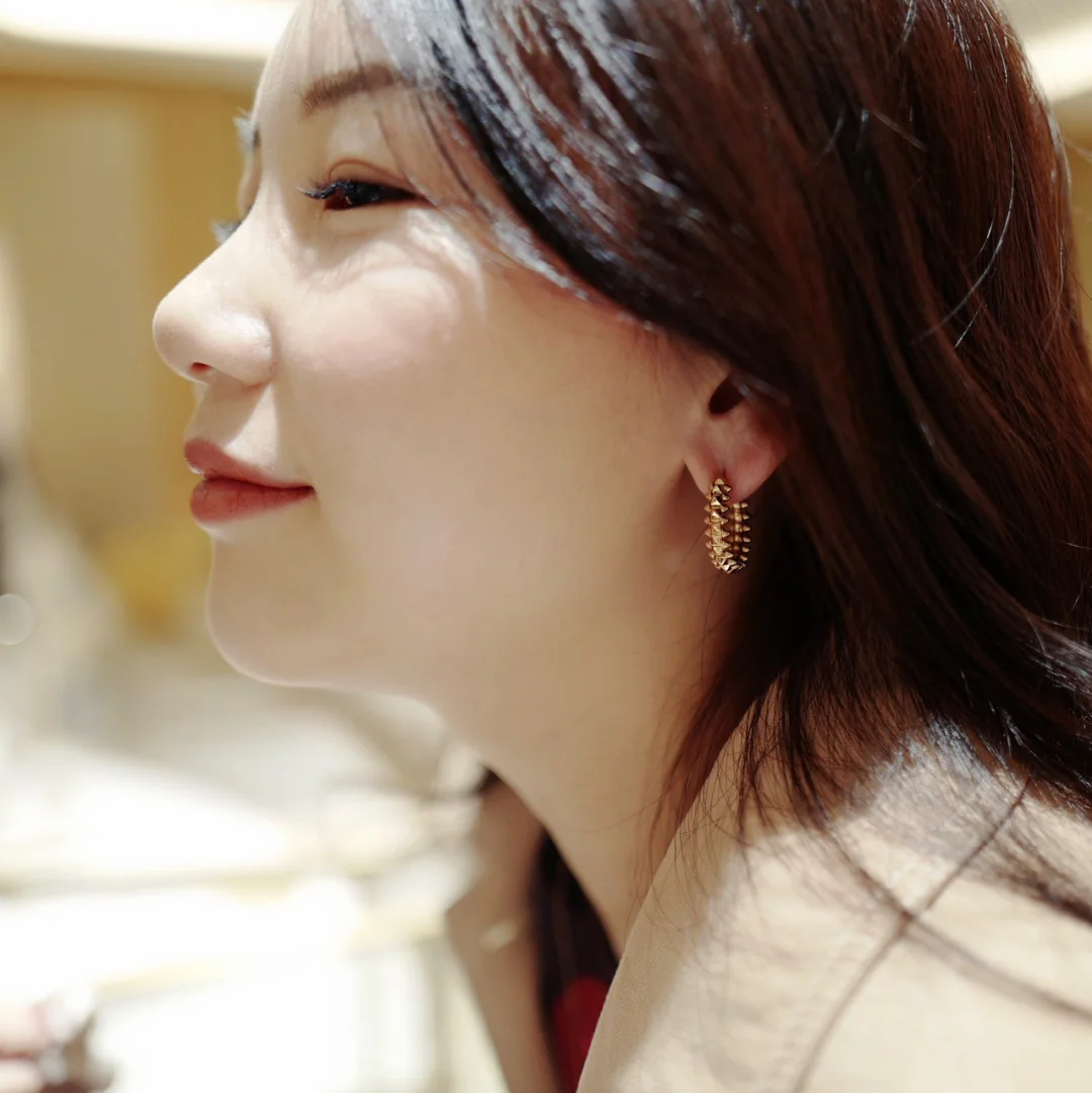까르띠에 크래쉬 드 스터드 귀걸이 상세 이미지 3
