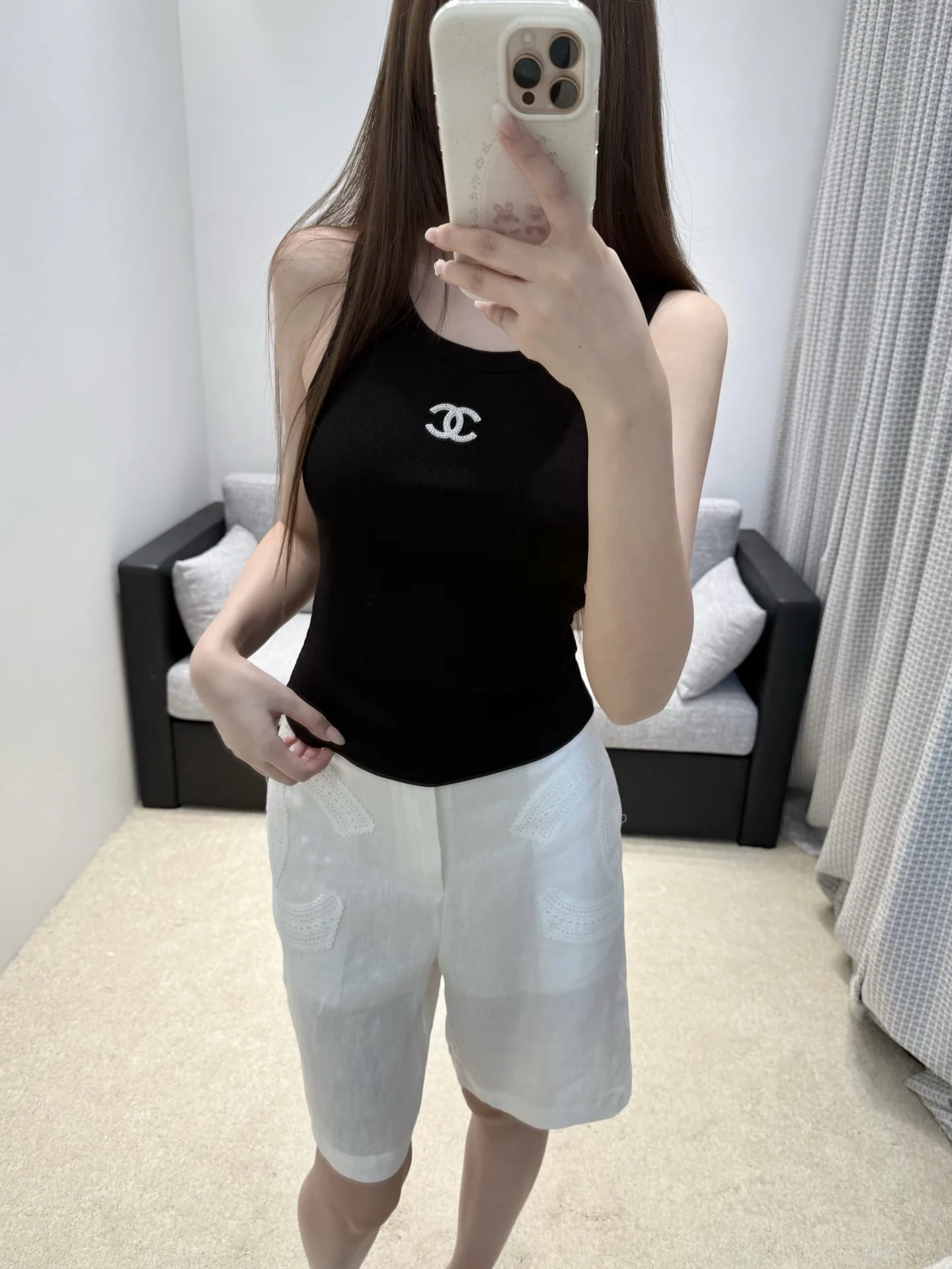 샤넬 슬림핏 더블 C 로고 반팔 니트 탑 상세 이미지 8