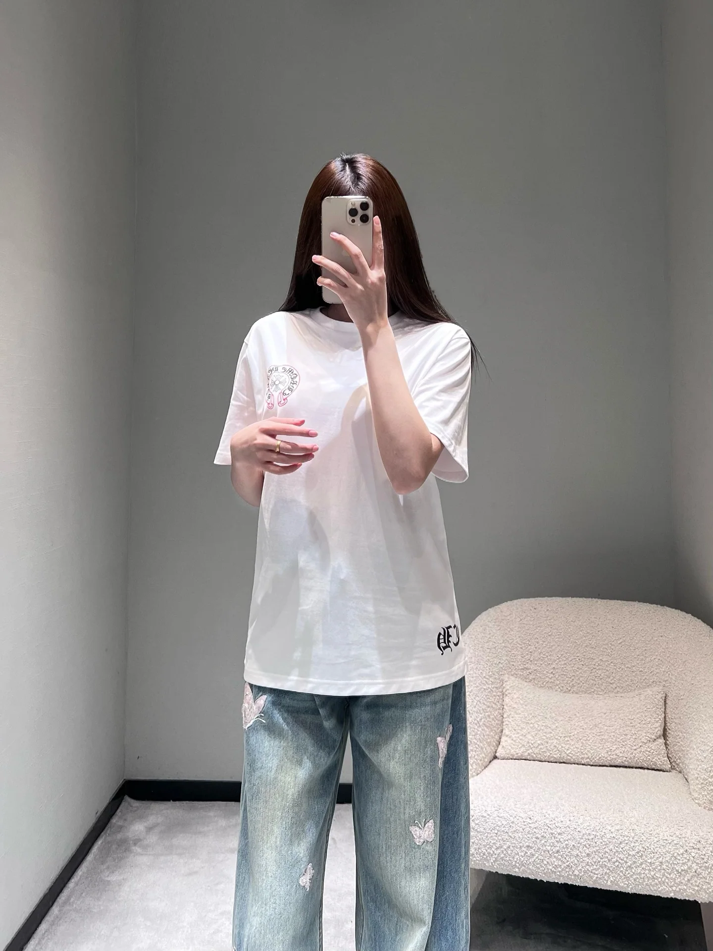 크롬하츠 여성 배지 프린트 반팔 티셔츠 상세 이미지 7