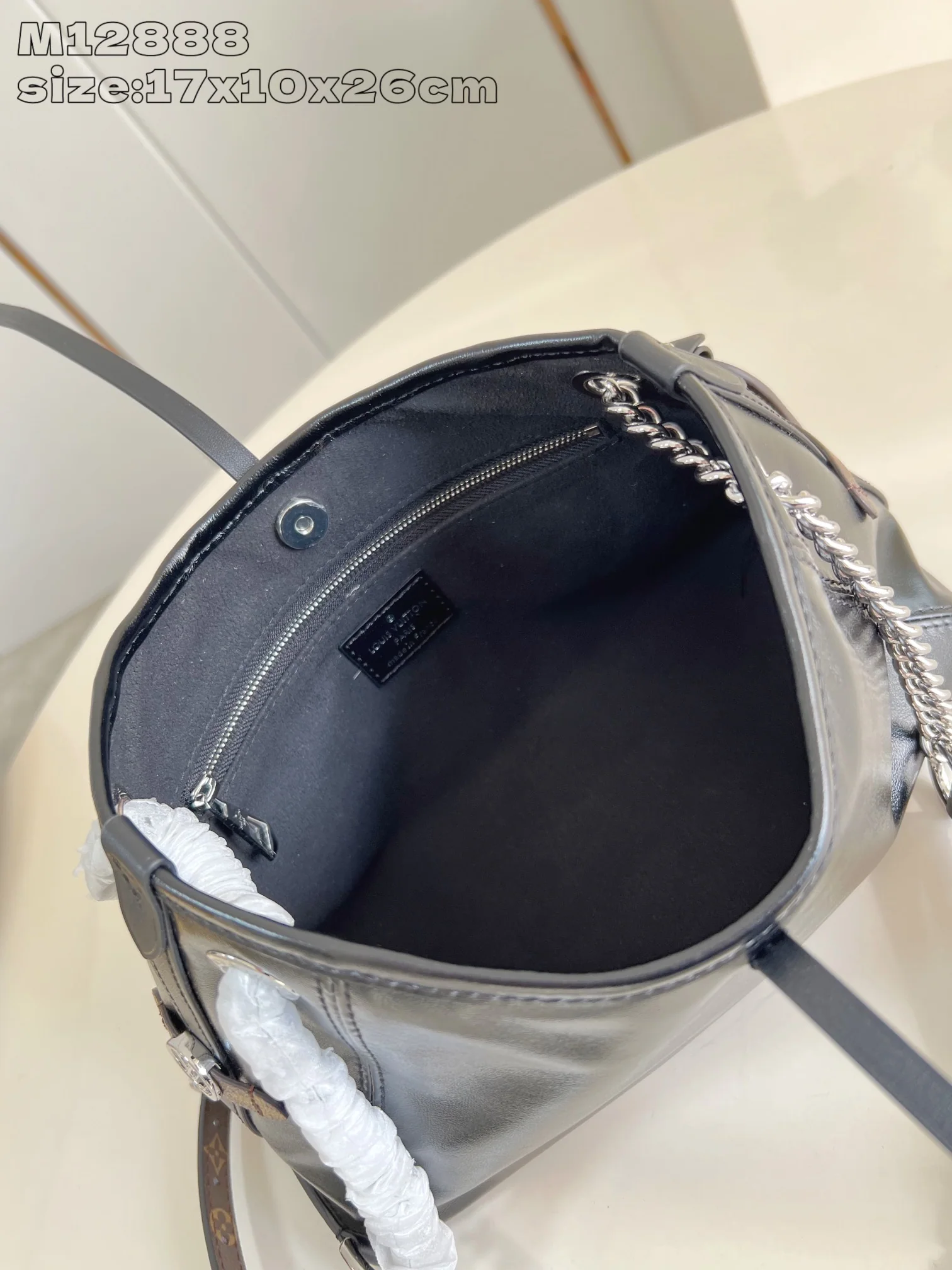 루이비통 M12888 블랙 캐리올 핸드백 미니 BB 모노그램 상세 이미지 10