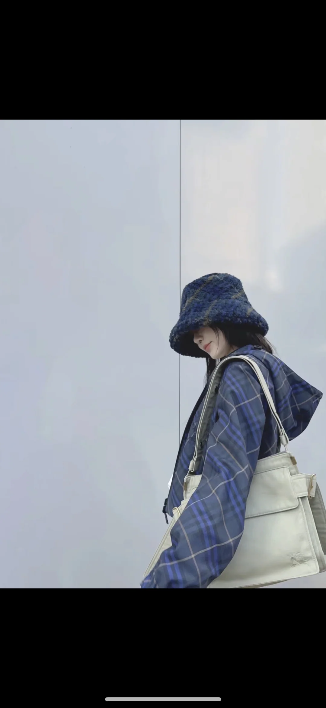 버버리 가방 상세 이미지 4