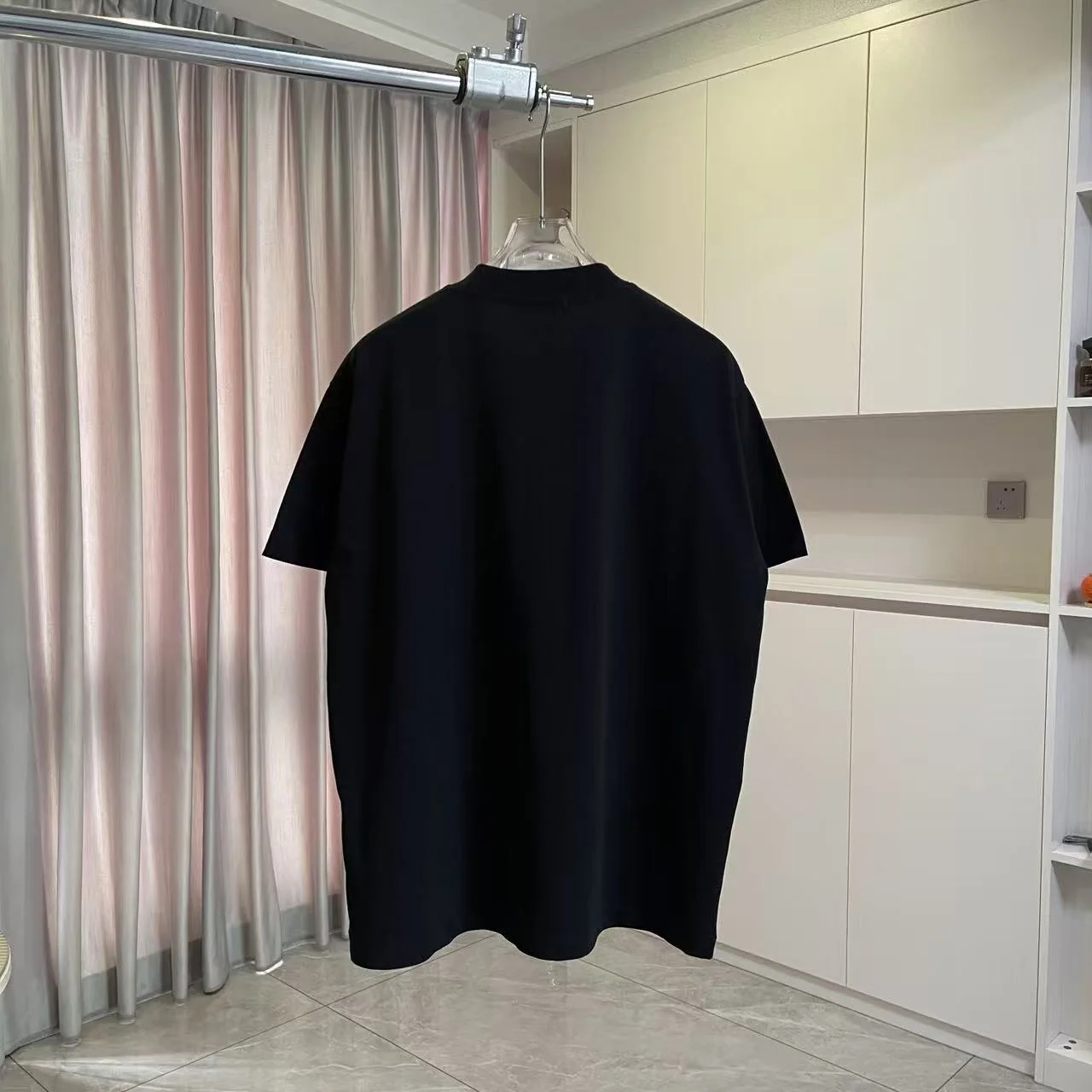 로에베 3D 실리콘 로고 반팔 티셔츠 상세 이미지 7