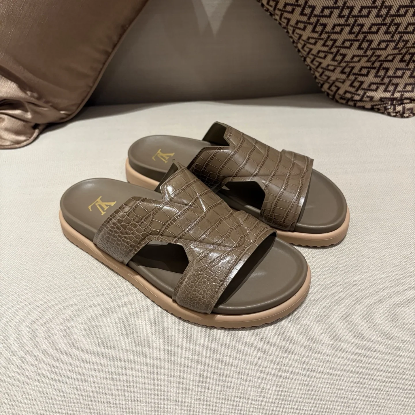 루이비통 카프스킨 슬리퍼 149092