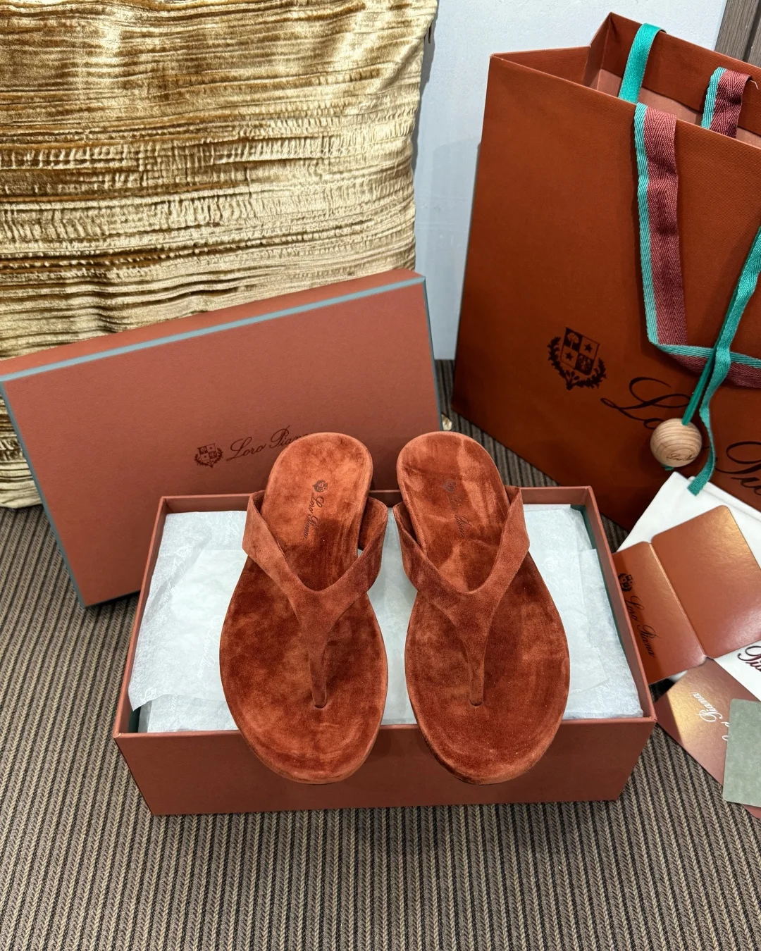 로로피아나 벨벳 비치 샌들 98263