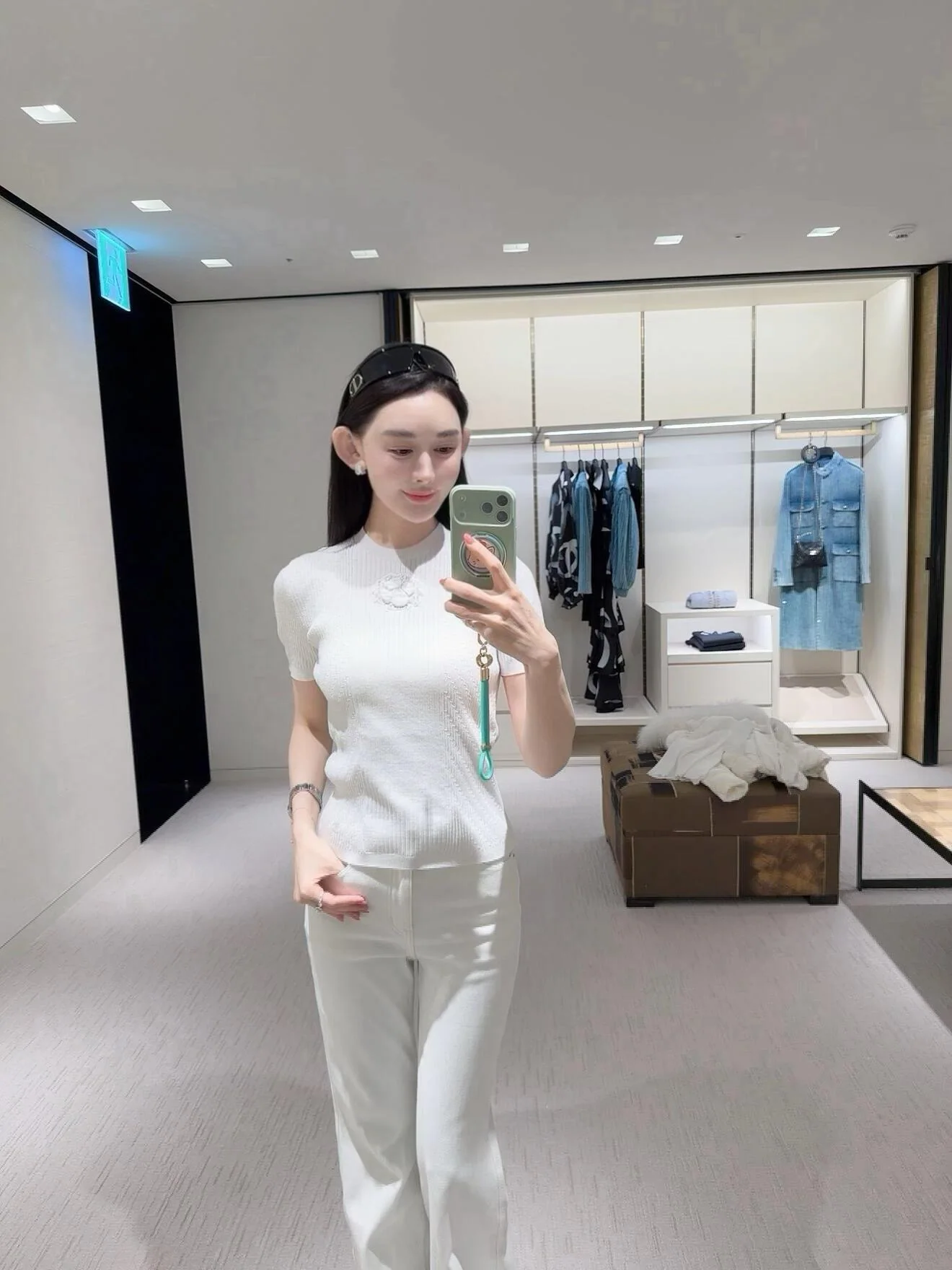 샤넬 까멜리아 자카드 슬림핏 반팔 니트 탑 5920 상세 이미지 3