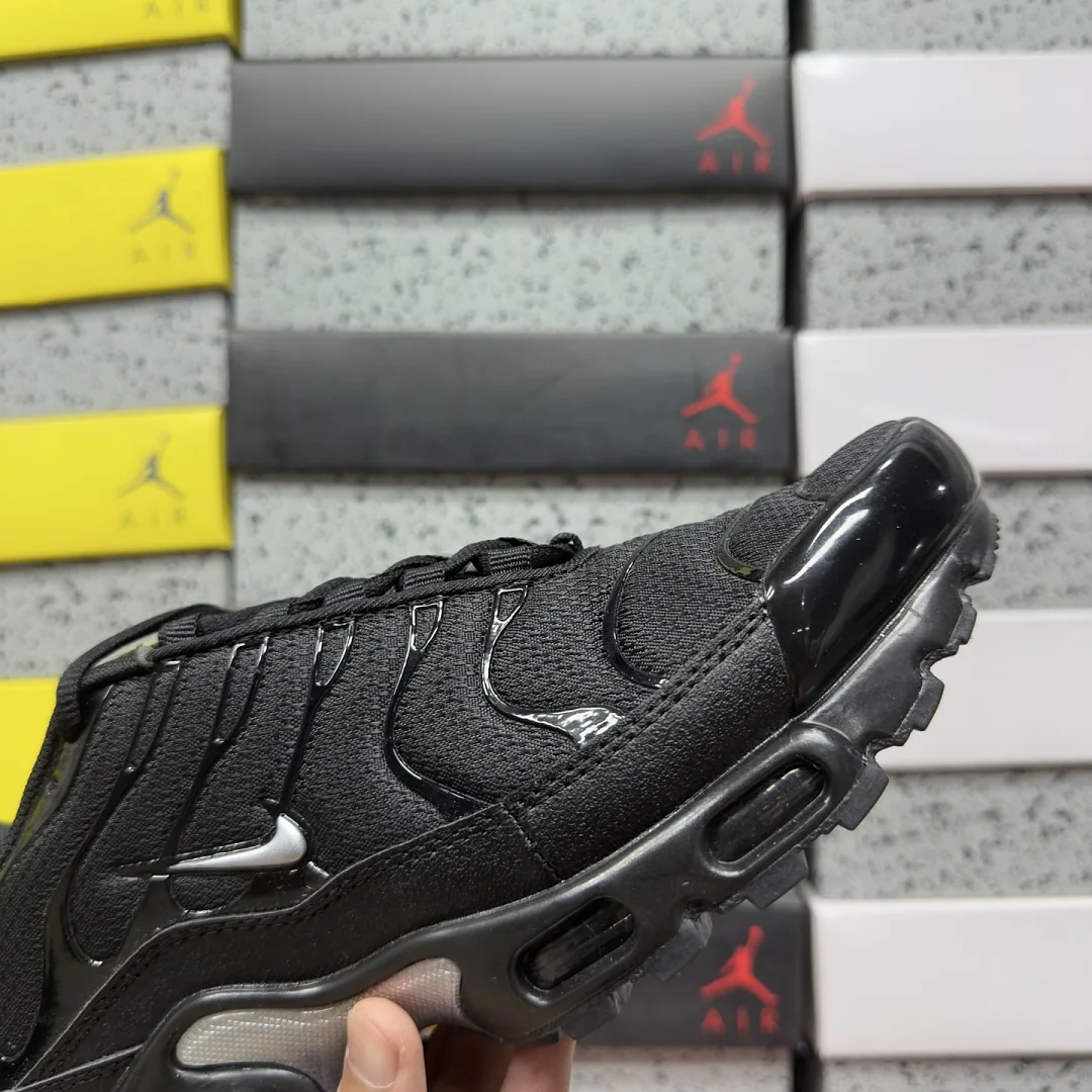 나이키 [BD] 에어 맥스 플러스 DX8971-001 201903 Nike Air Max Plus Mini Swoosh Black Silver 상세 이미지 4