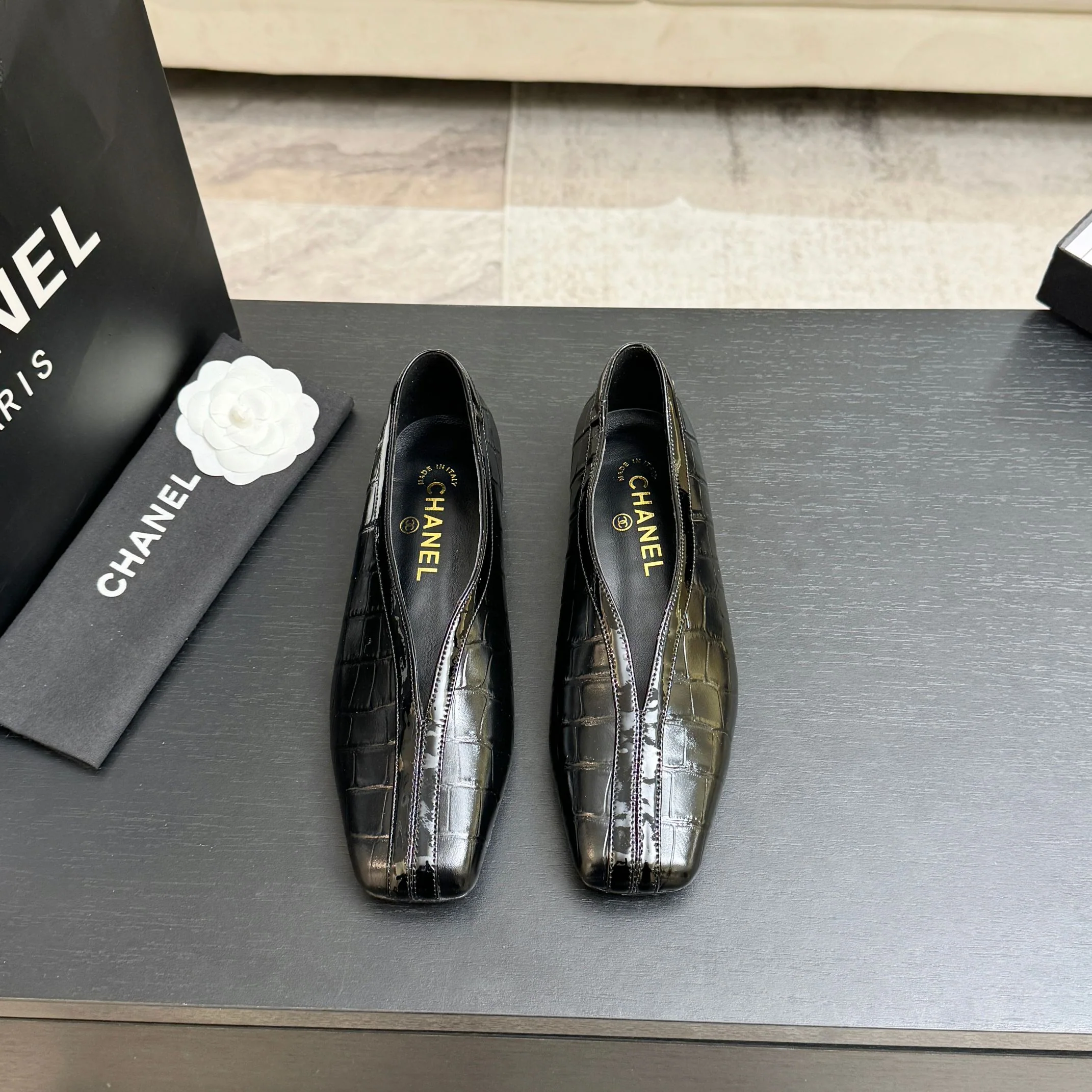 샤넬 26 C 더블 C 컬러블록 플랫슈즈 상세 이미지 1