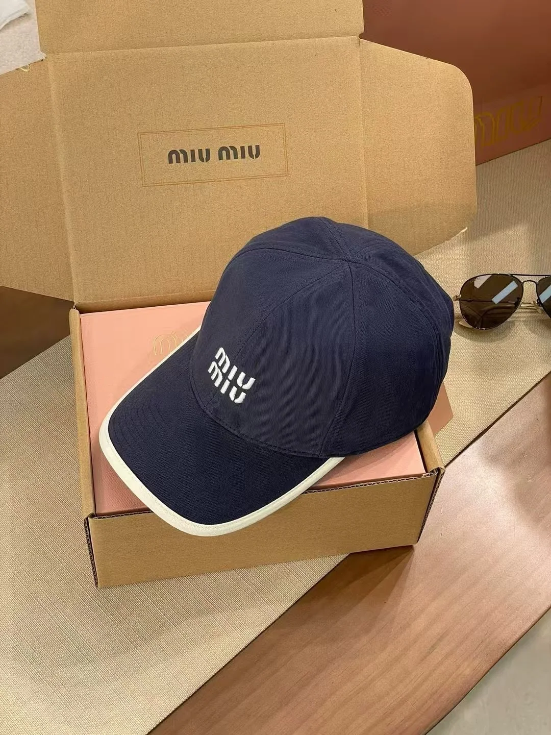 미우미우 모자 81433 Miu Miu Cap 상세 이미지 1