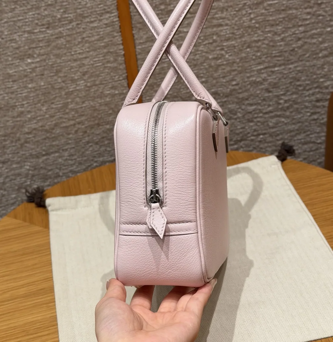에르메스 페더 미니 가방 상세 이미지 3