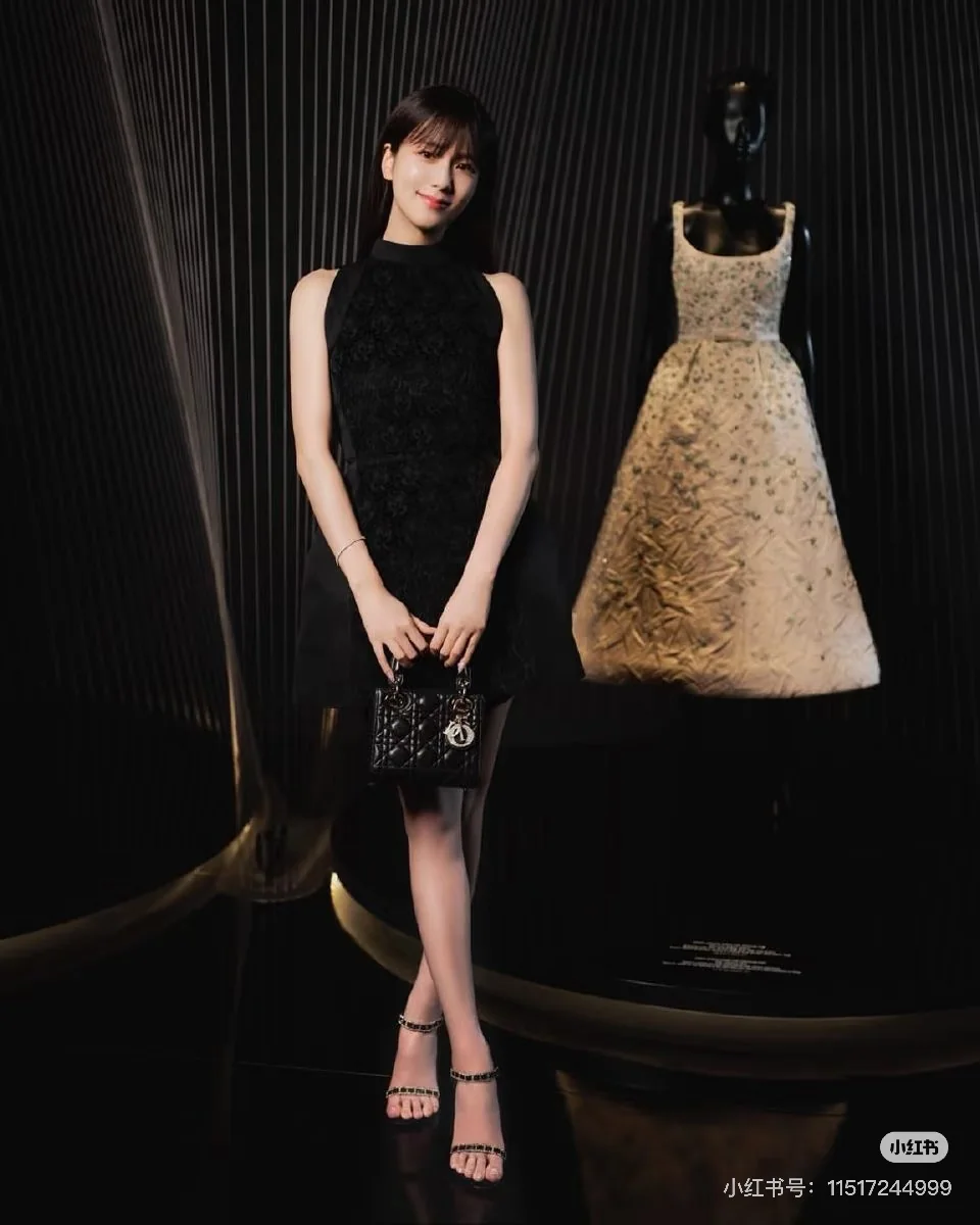샤넬 민소매 스탠드 카라 A라인 여성 원피스 2026 SS 상세 이미지 2
