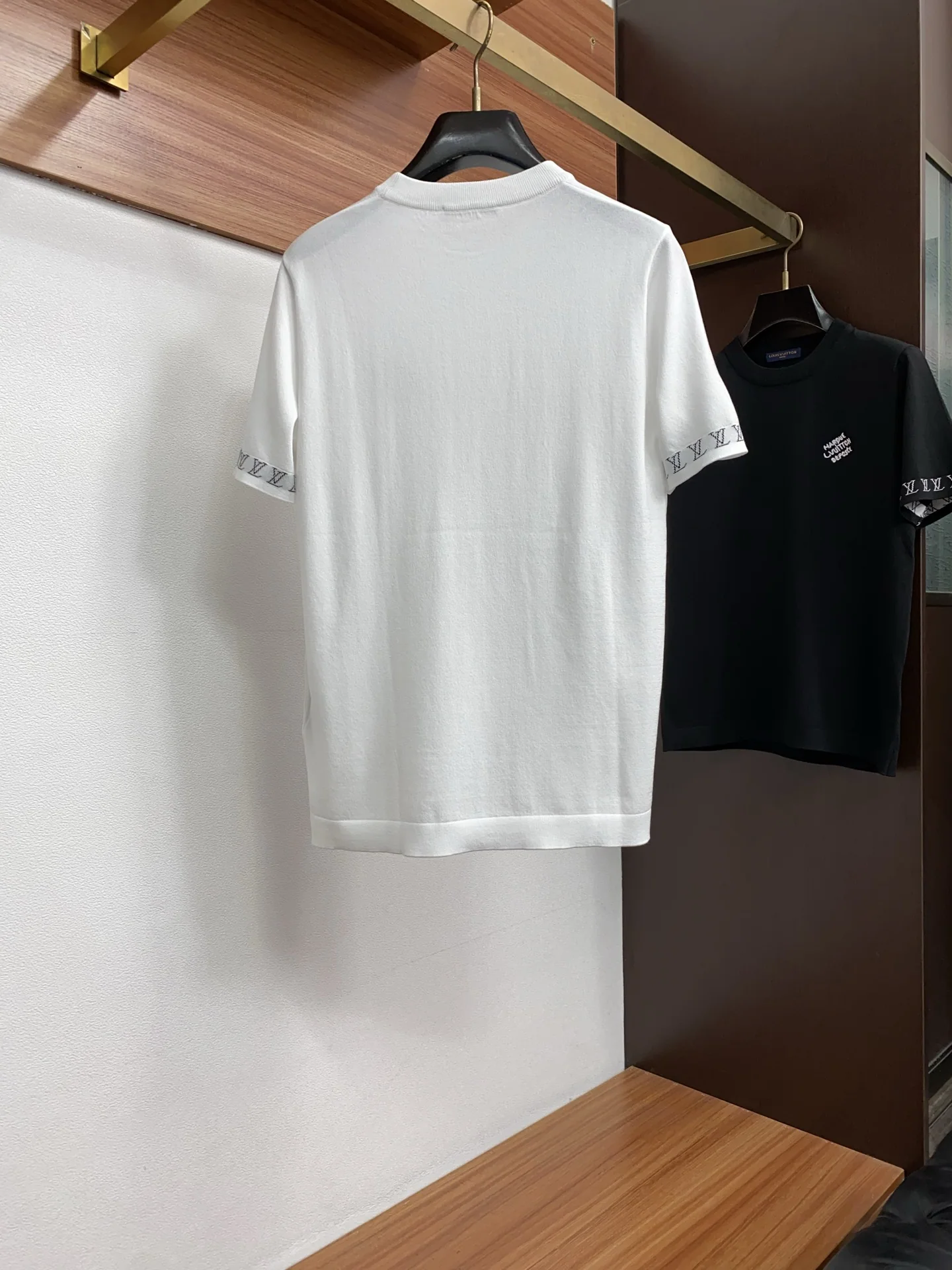 루이비통 남성 심플 크루넥 반팔 티셔츠 상세 이미지 9