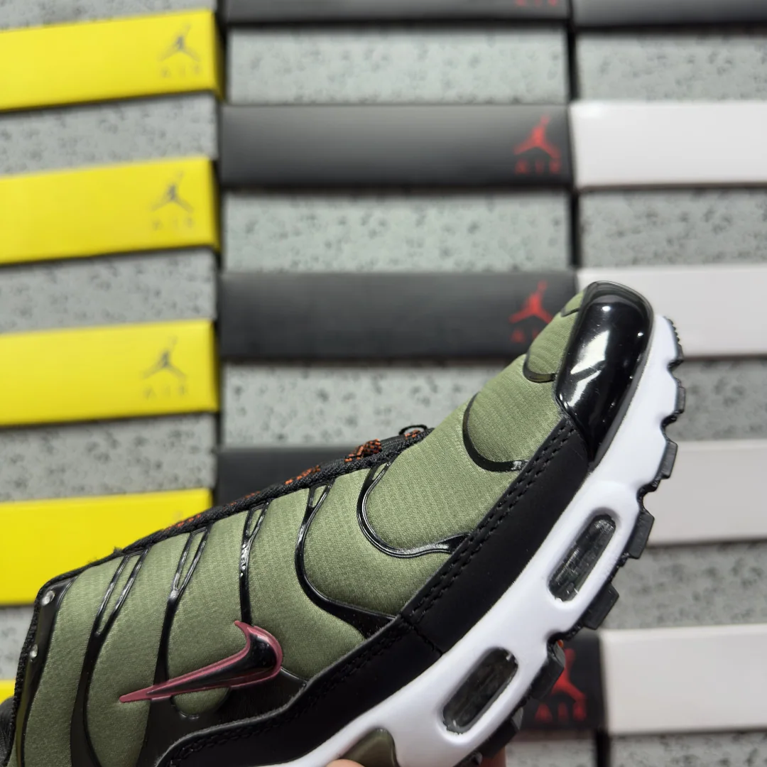 나이키 [BD] 에어 맥스 플러스 FB9722-300 201854 Nike Air Max Plus Cargo Khaki Phantom 상세 이미지 2